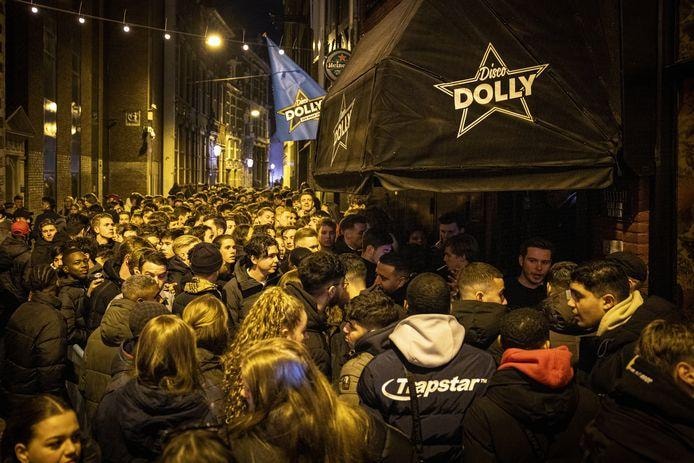 De Nacht Staat Op, afgelopen zaterdag in Amsterdam. Topdrukte bij tal van nachthoreca. Foto: ANP.