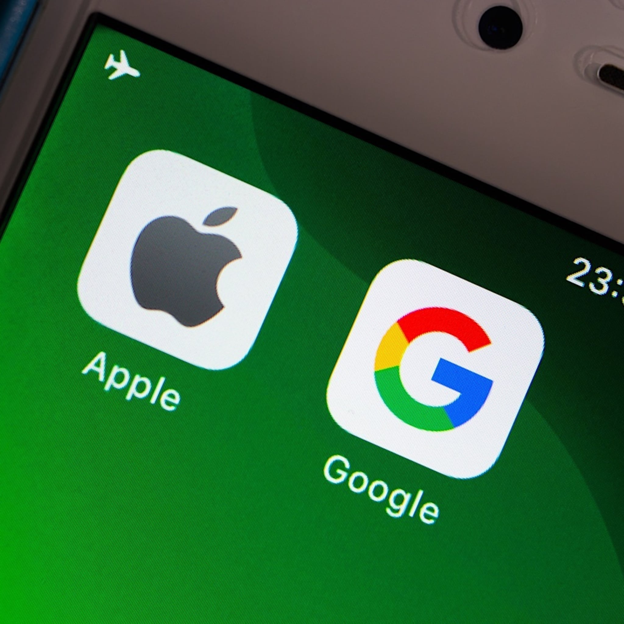 stichting alexander klopping bereidt miljardenclaim voor tegen techreuzen google en apple