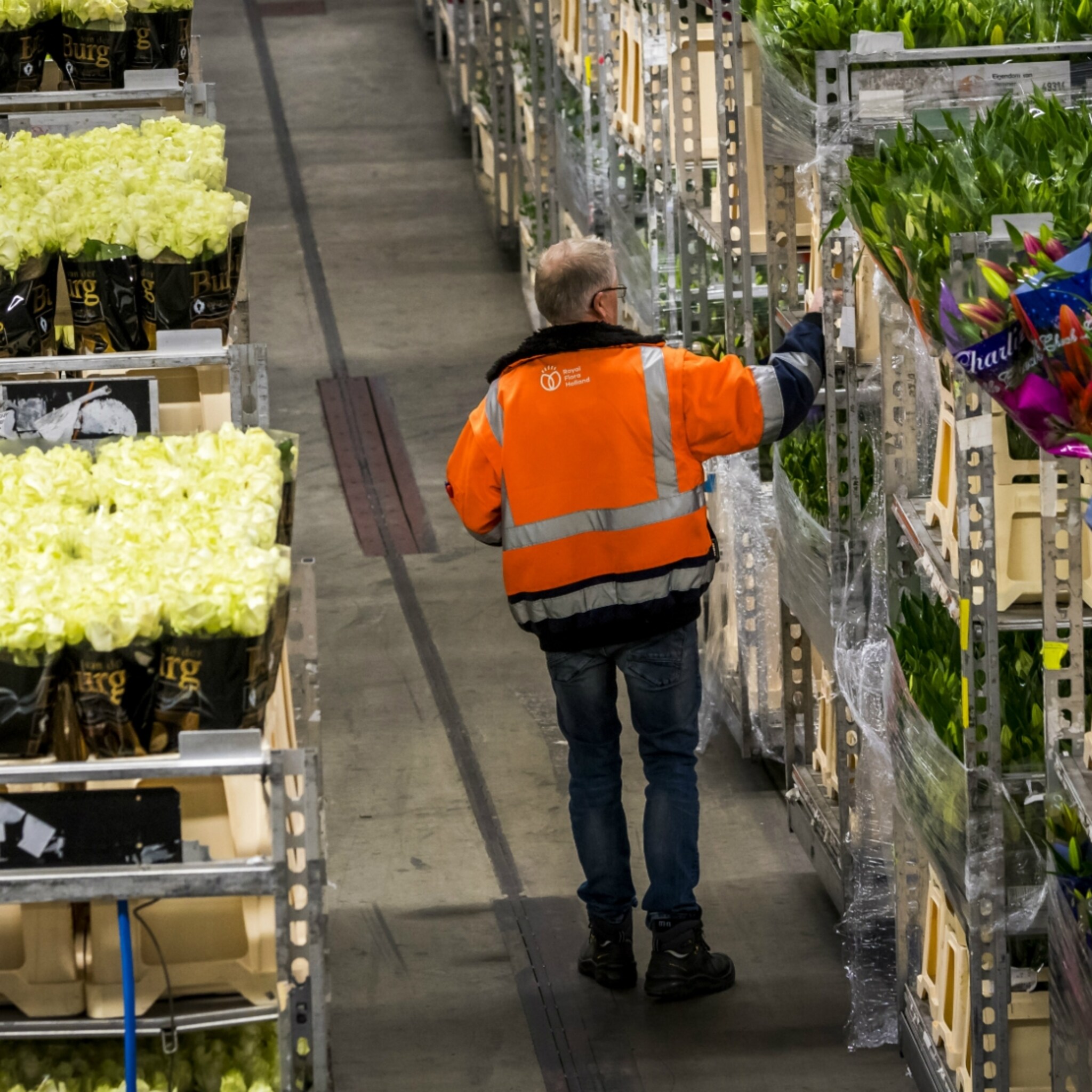 valentijnsdag nog altijd populair bloemensector doet goede zaken