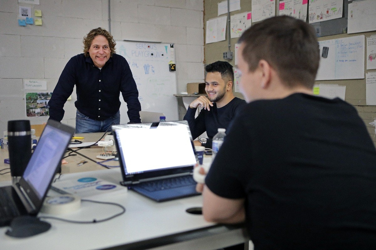 Fysiotherapeut Sjoerd Stegenga werkte samen met de Digitale Werplaats om data slimmer te gebruiken. Foto: RVO.