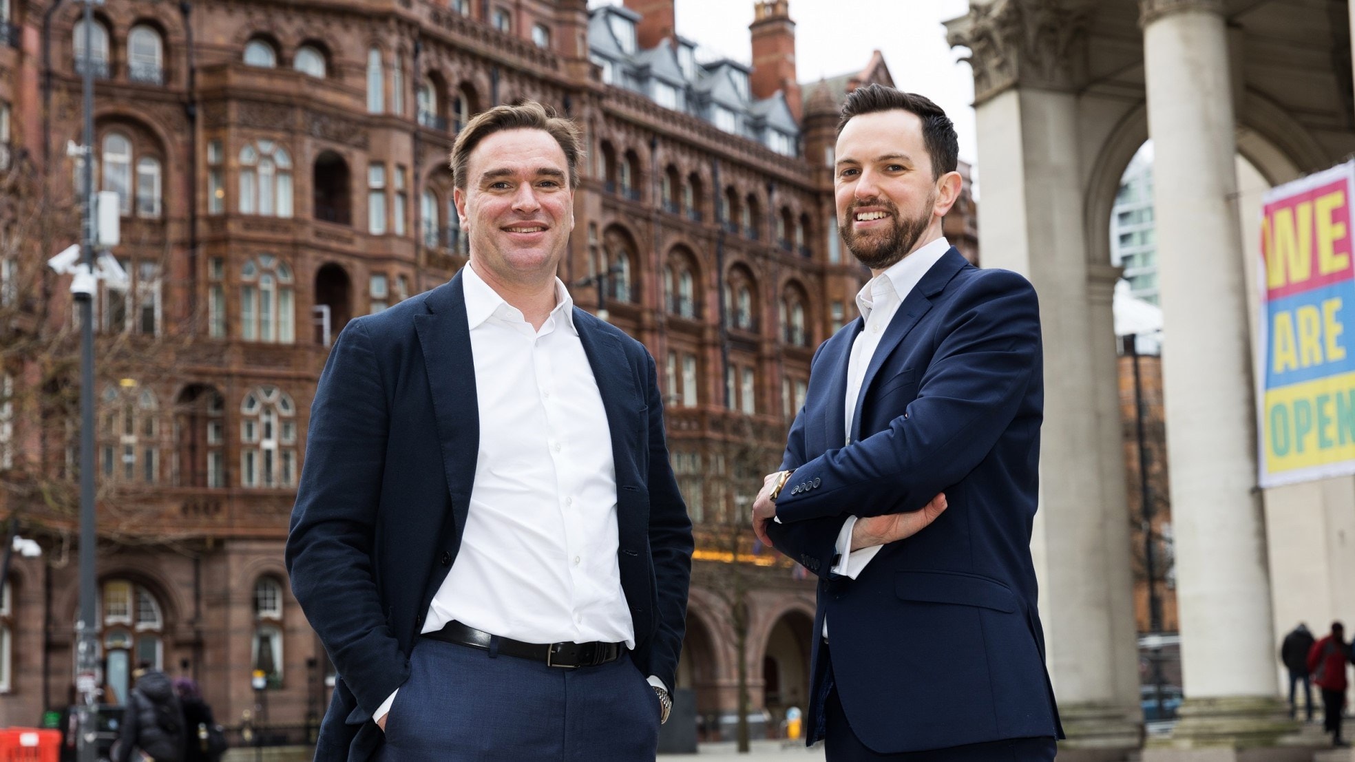 Managing partner Tim van der Meer (links) met zijn Britse collega Jonathon Parkinson in Manchester. Foto: Marktlink