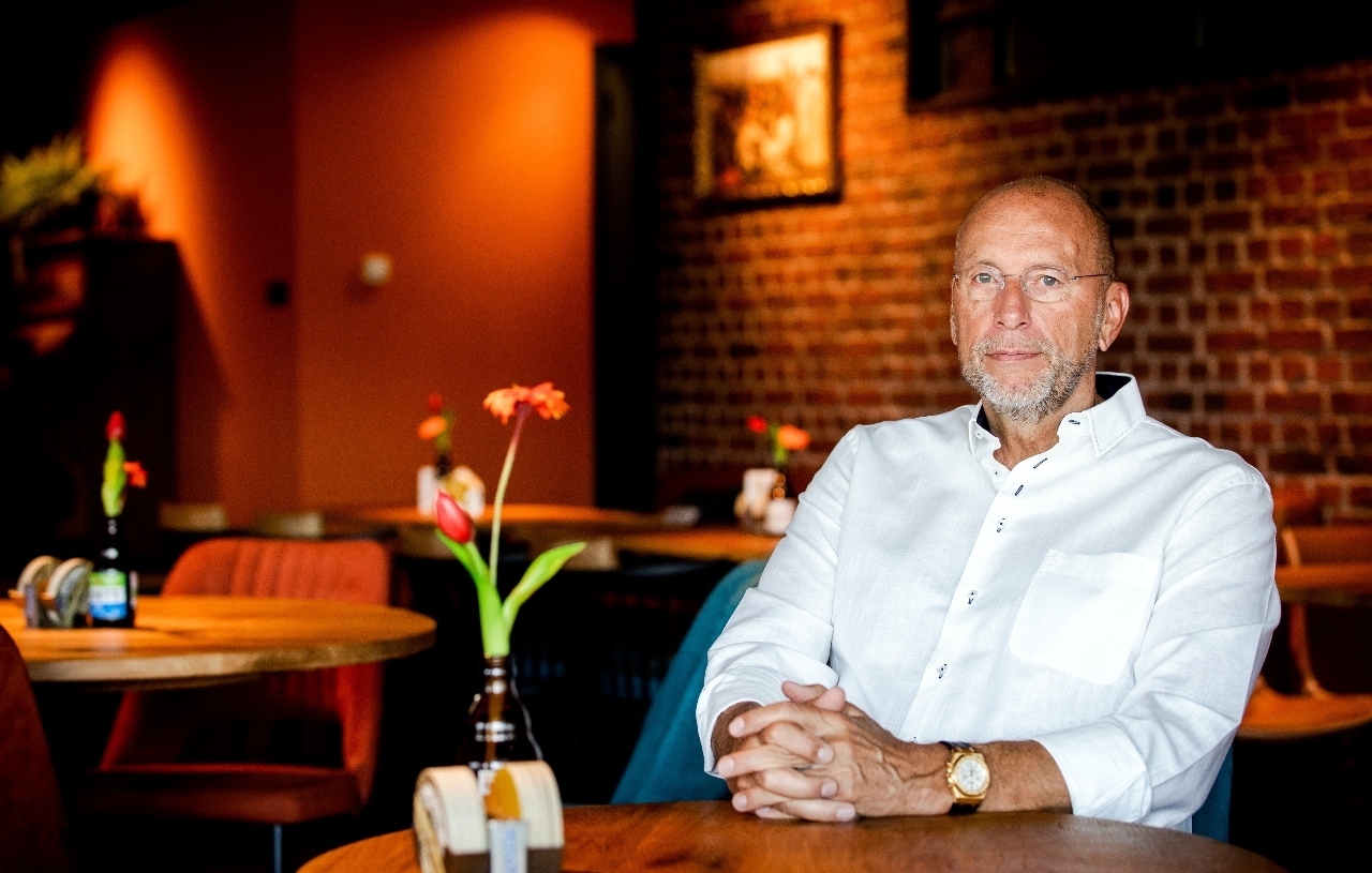 Horecaondernemers willen terug naar het oude normaal. Het kabinet heeft weinig andere keuze, meent Laurens Meyer. ,,Mensen willen zich niet meer aan de regels houden en het draagvlak is weg." Foto: ANP