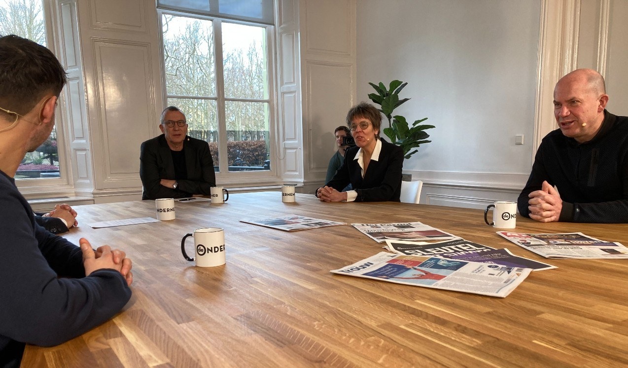 Rechts op de foto Alex Verburg, links naast hem Anke Griffioen.