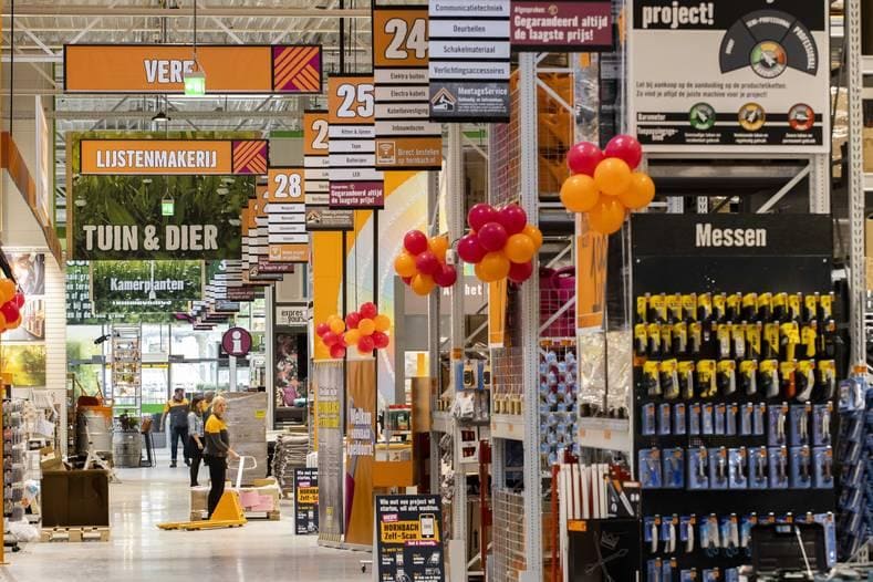 Hornbach beloont klanten die elders spullen goedkoper zijn nog eens met extra korting. Foto: ANP