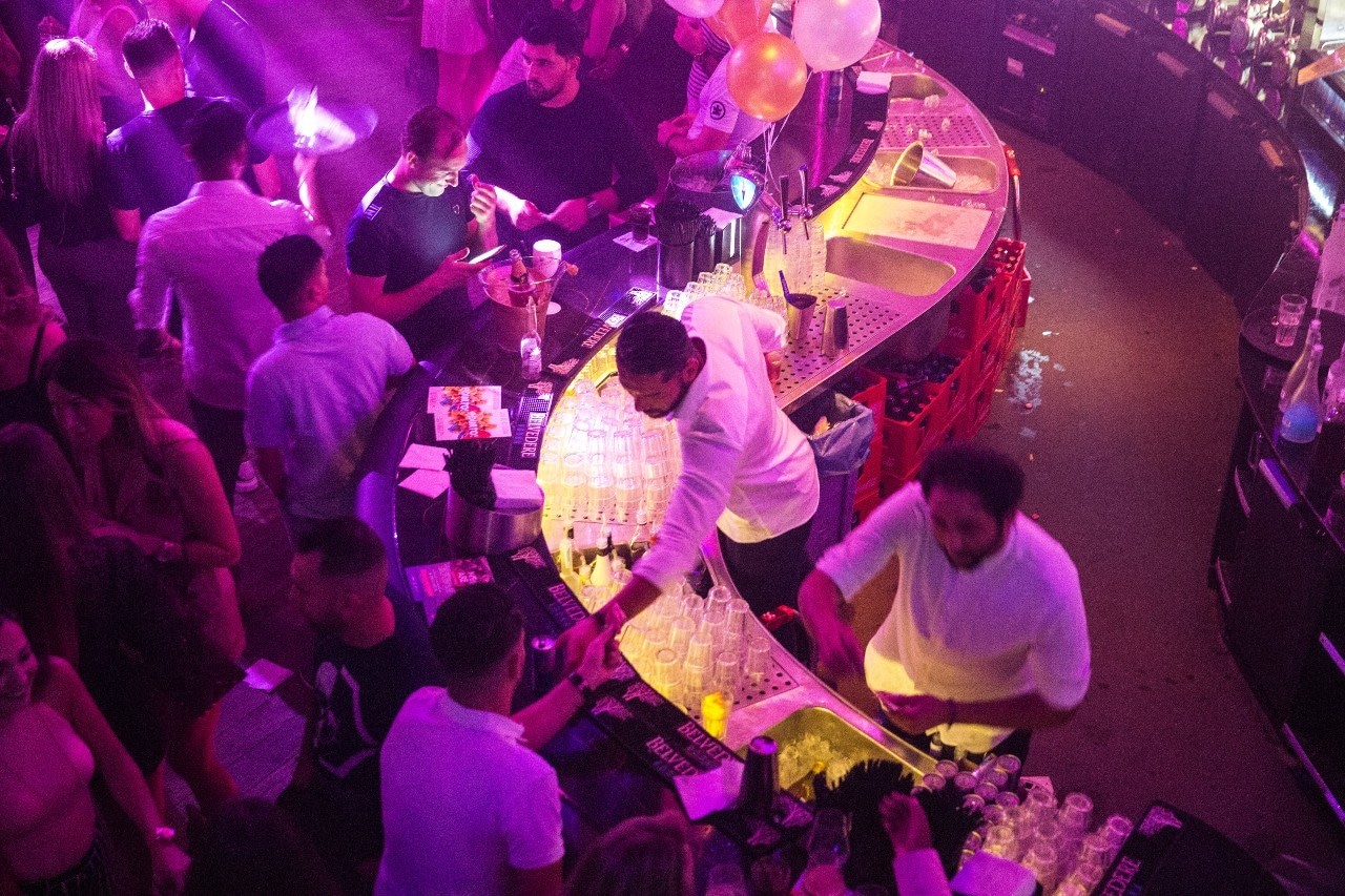 nachtclubs zijn het zat en gaan zaterdag 12 februari open