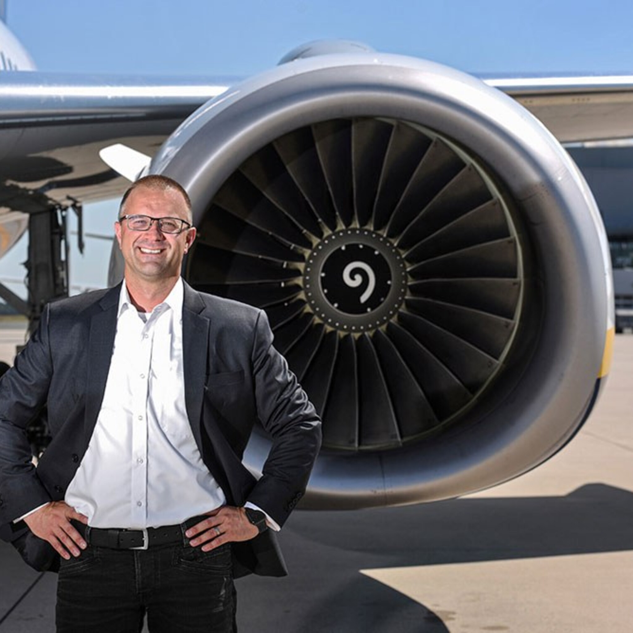 met green airlines vanaf airport weeze naar berlijn munchen en sylt