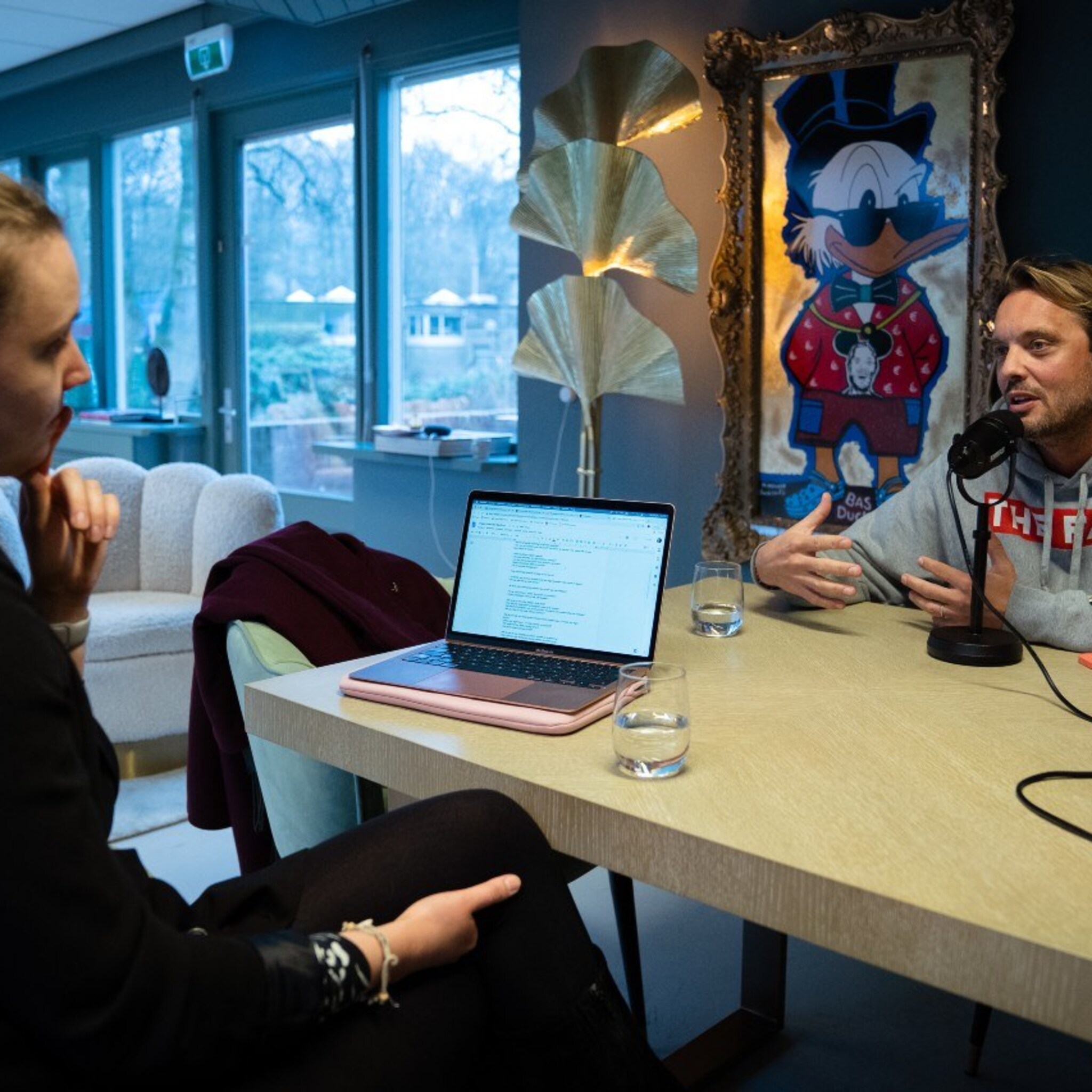 laatst vroeg iemand wat is je functie mijn functie ik ben bas smit ik sta de hele dag aan
