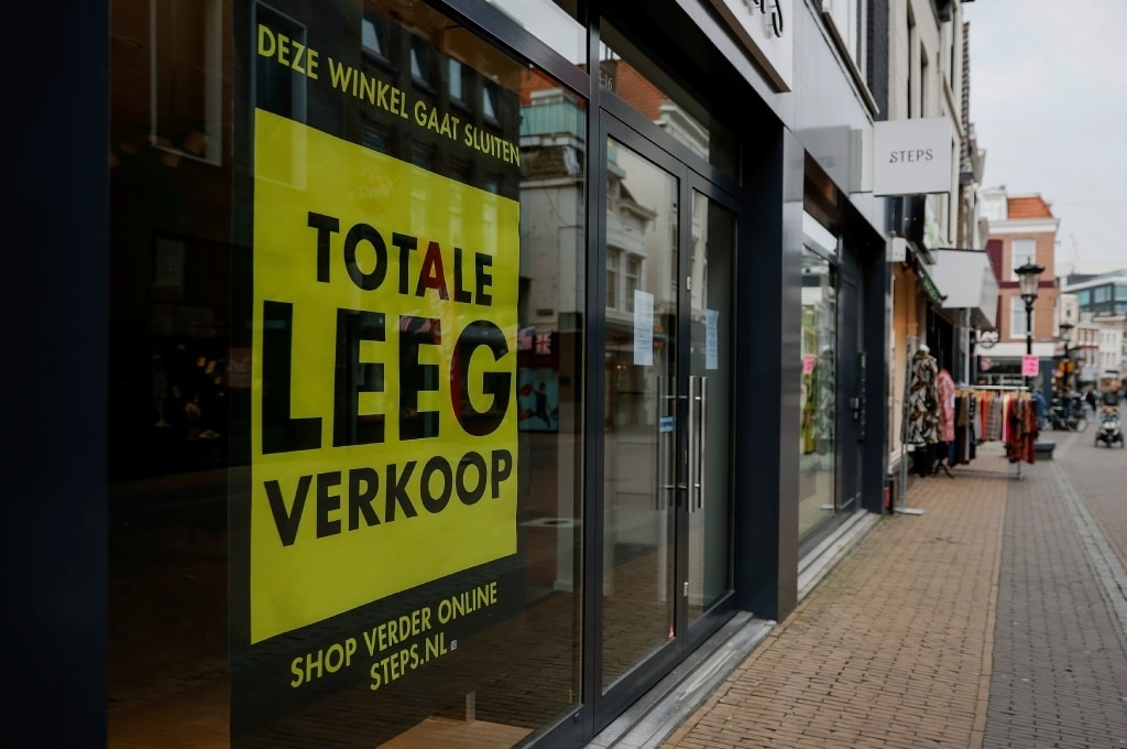 In 2022 zouden we deze posters wel eens steeds vaker kunnen terugzien in de winkelstraten. Foto: ANP.