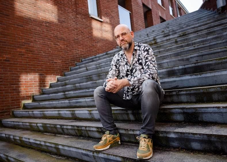 Jasper Staps, saxofonist van Paradox Jazz Orchestra. ,,Veel podia zijn de komende tijd helemaal volgepland met concerten die ze een aantal keren hebben moeten doorschuiven. De rek is er bij hun net zo goed uit als bij de muzikanten.'' Foto: Jules van Iperen.