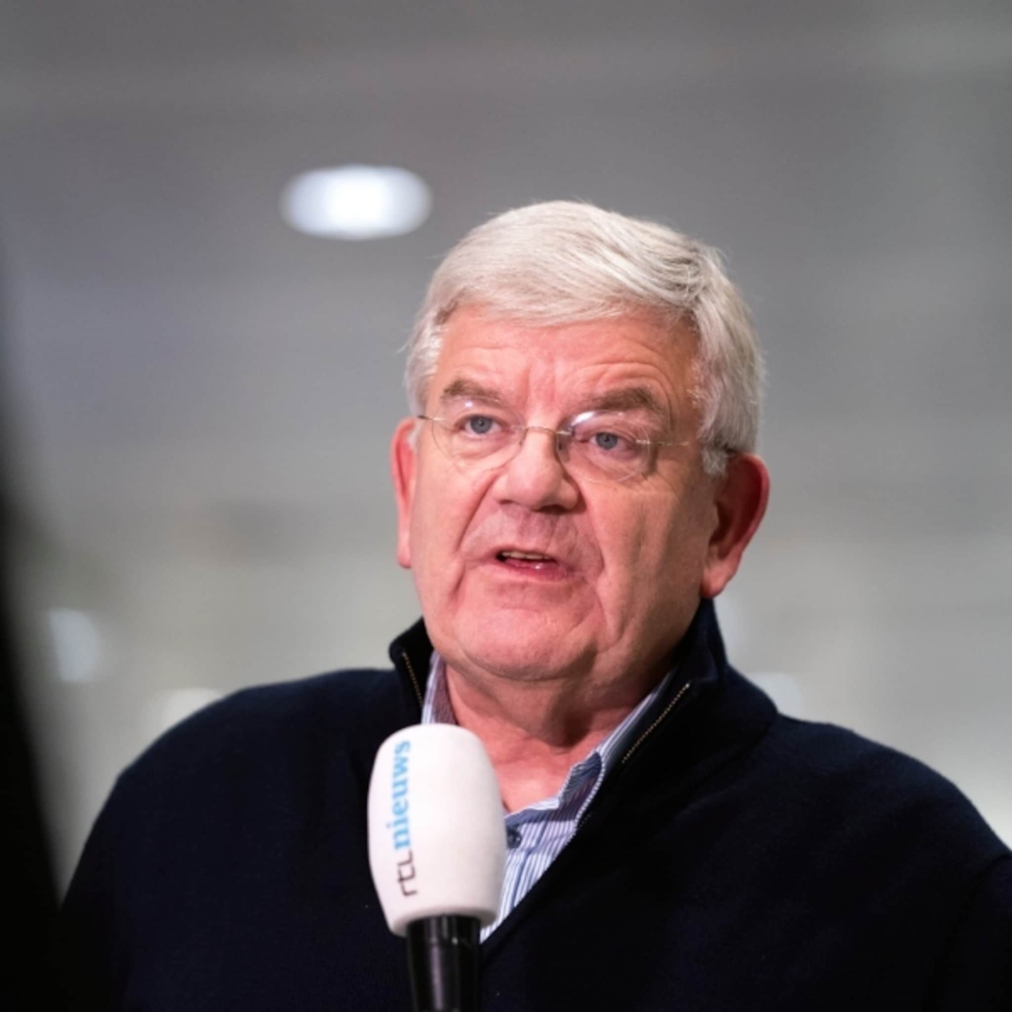 burgemeester jan van zanen den haag ondernemers komen nooit meer van schuldenberg af