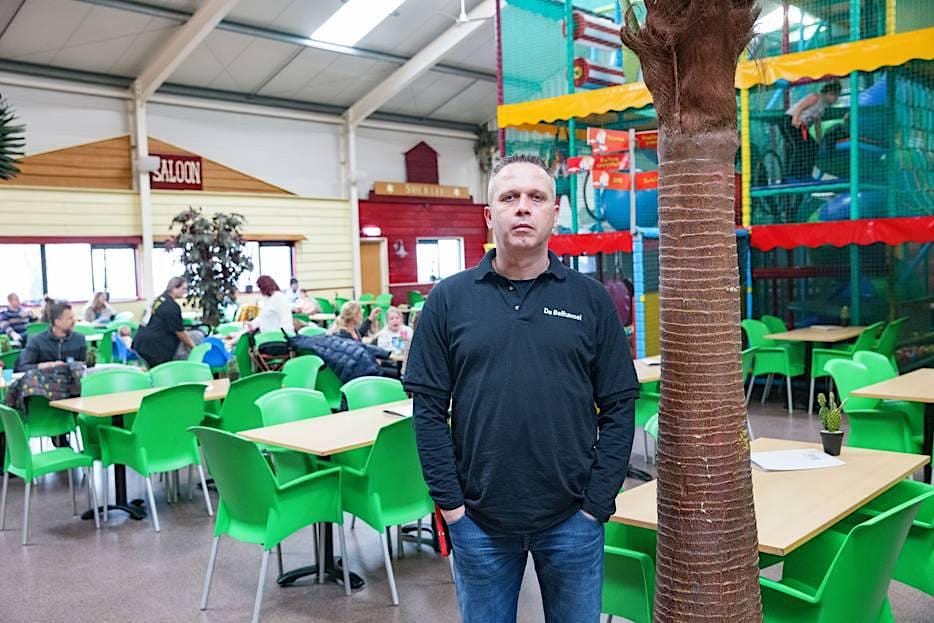 Indoor speelparadijs De Belhamel van Klaas Veldhuis is sinds zondag geopend, ook al mag dat volgens de huidige coronamaatregelen niet. Foto: Pix4Profs/Marcel Otterspeer