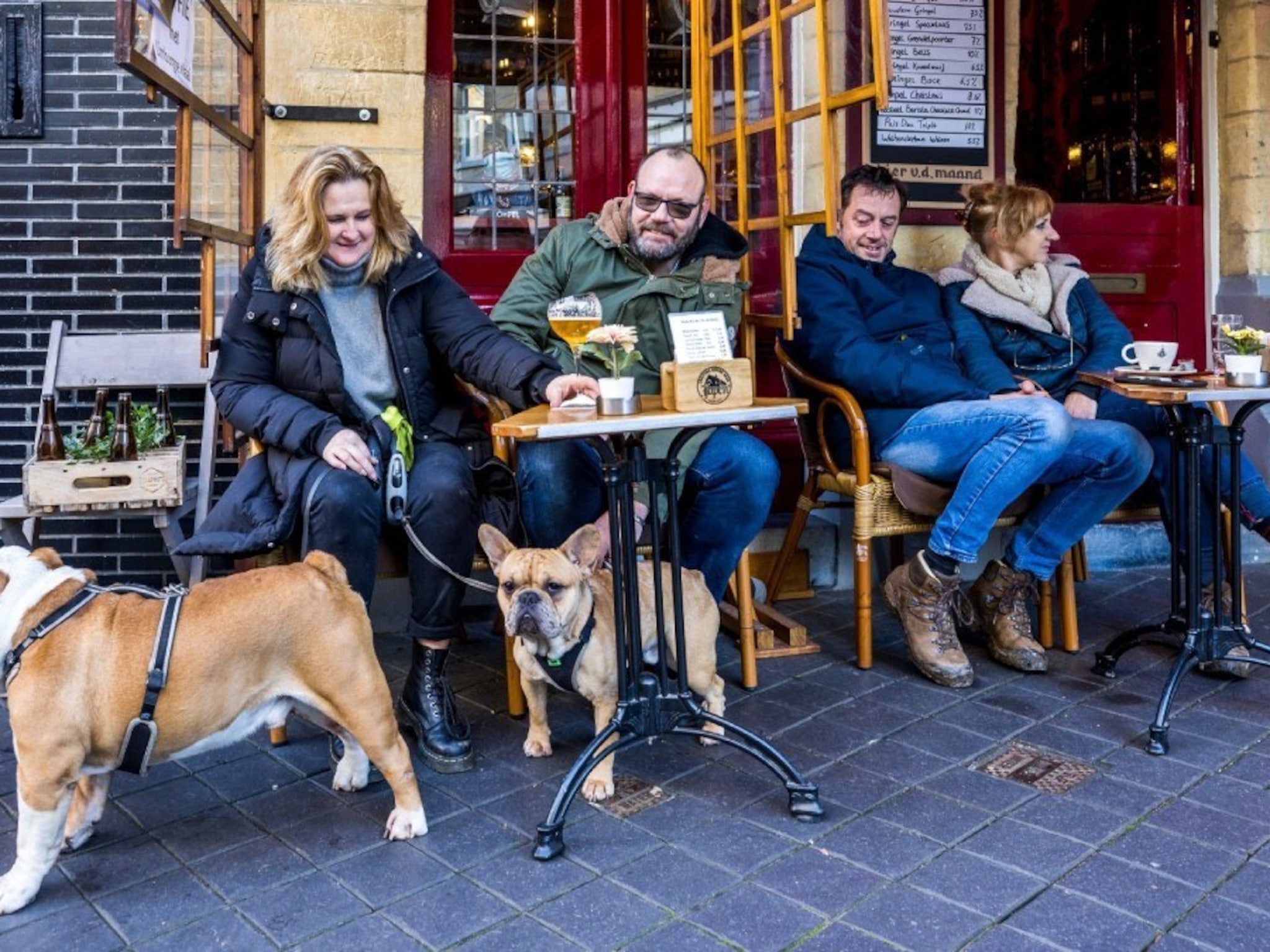 juriste charlotte meindersma op het terras zitten is geen demonstratie
