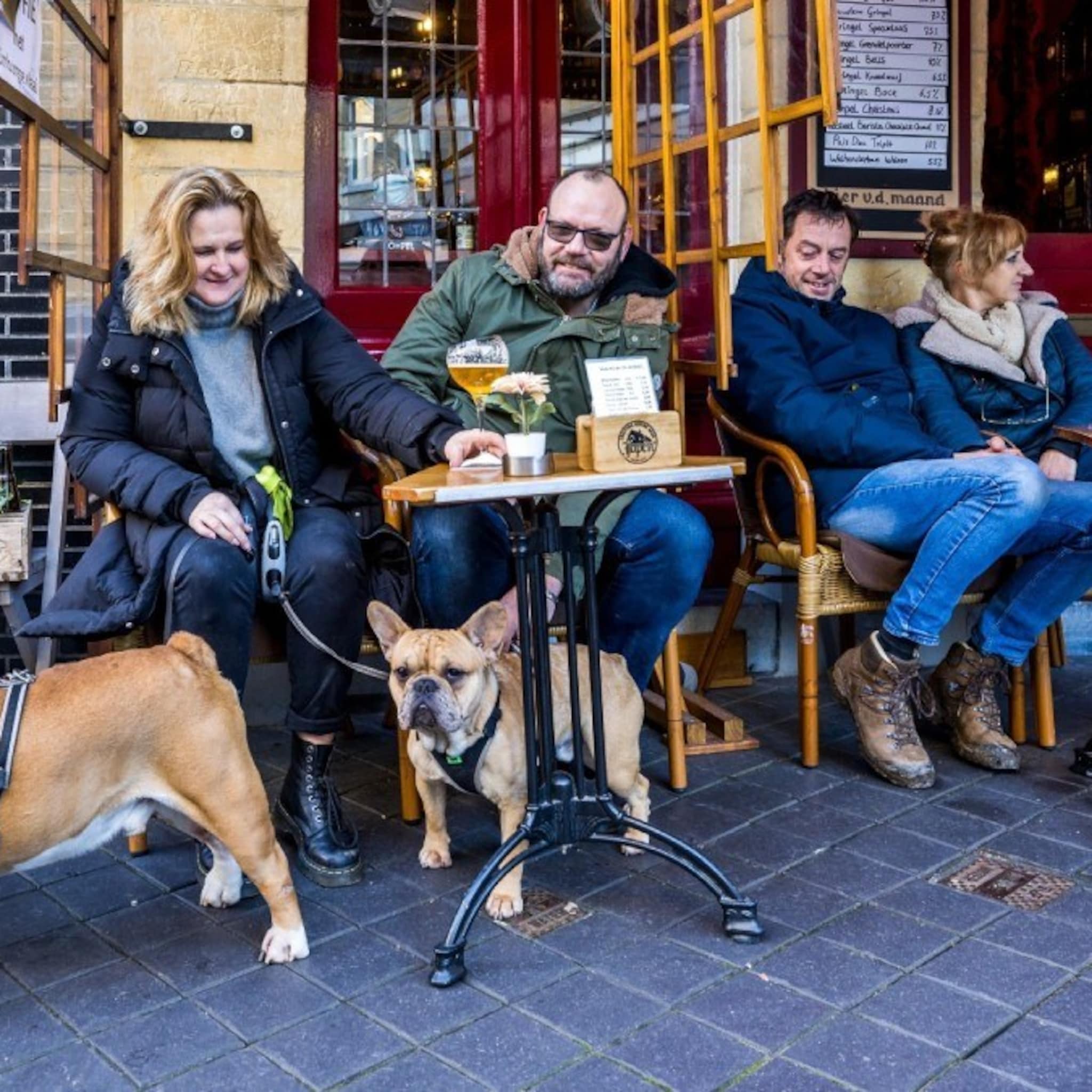 juriste charlotte meindersma op het terras zitten is geen demonstratie