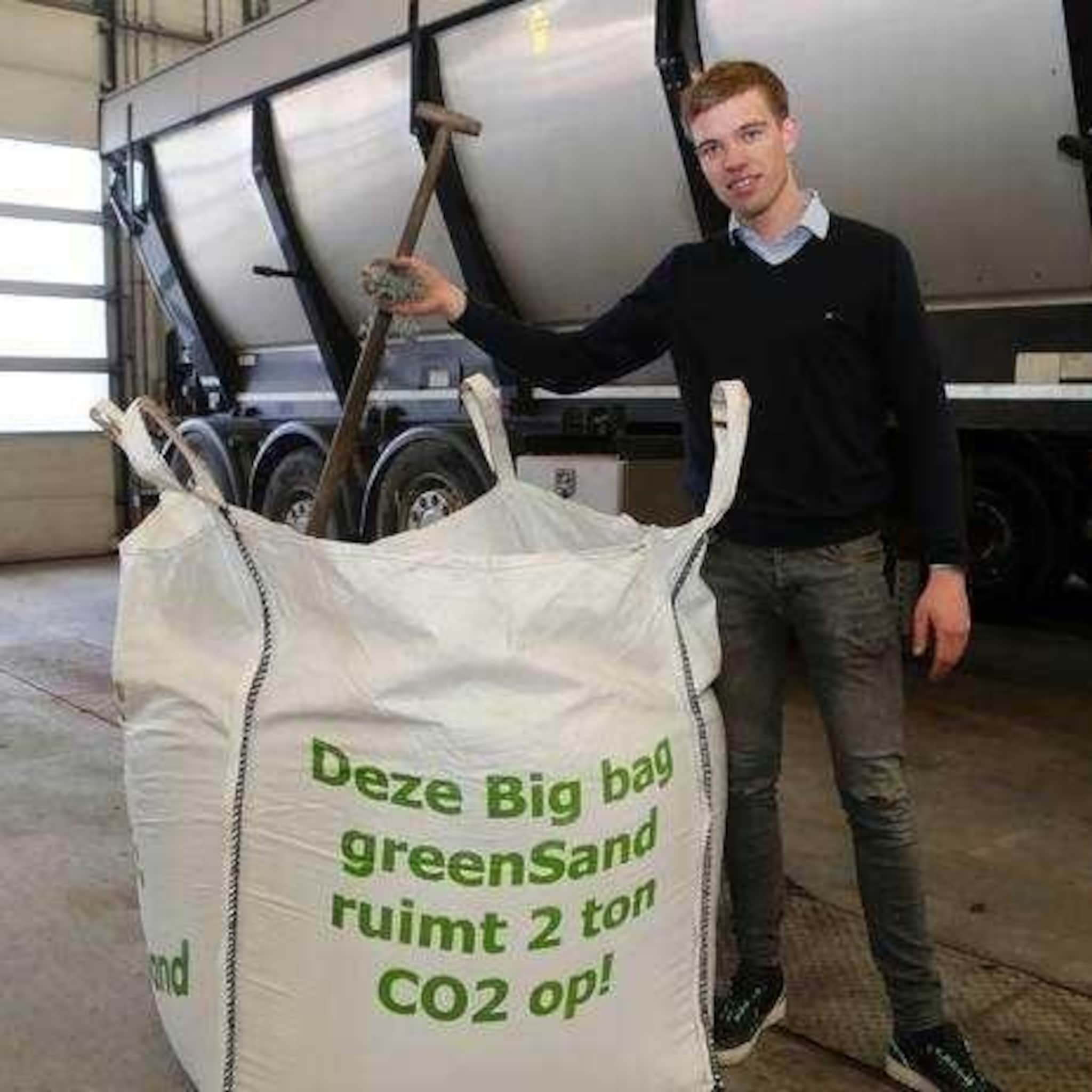 deze 21 jarige ondernemer verkoopt strooizout dat ook nog eens co2 opvreet