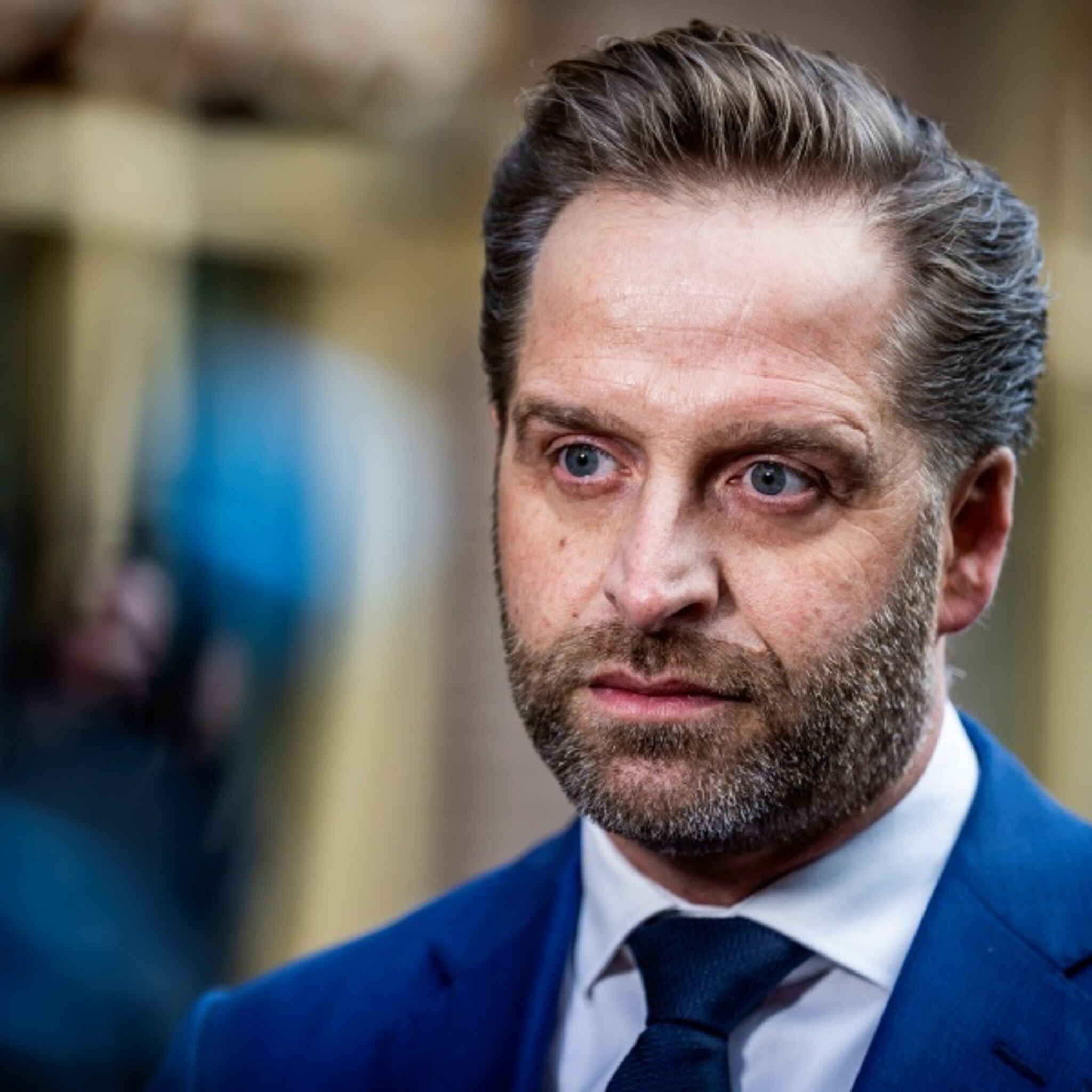 aftredend coronaminister de jonge tempert verwachtingen rond versoepelingen