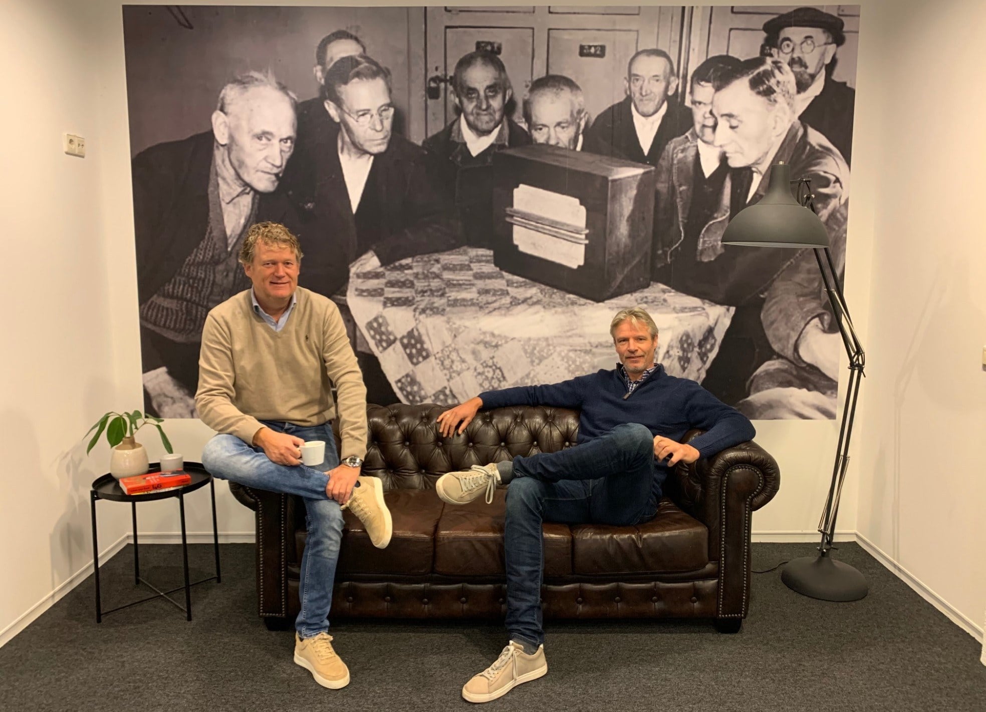 Lars Schotanus (links) en Jaco Bal, oprichters van De Radiofabriek.