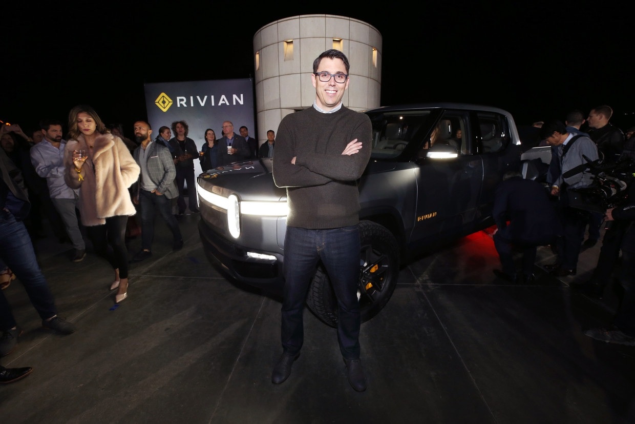 dit is rivian baas robert scaringe en van vdl nedcar