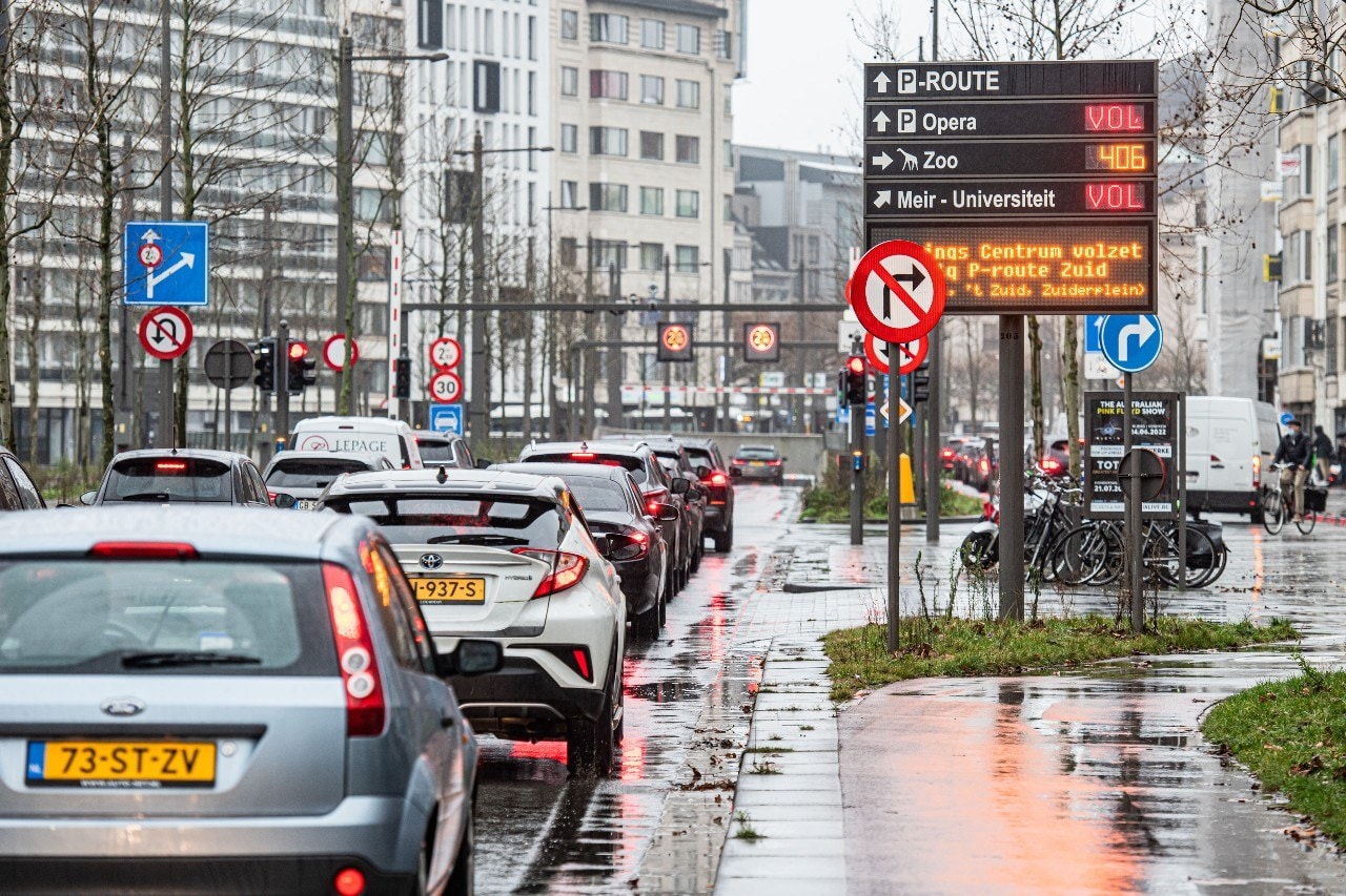 antwerpen dolblij met golf nederlandse klanten inretail spreekt van broodroof