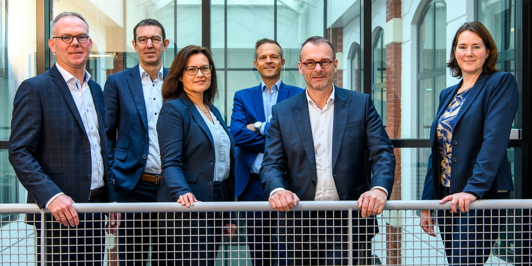 Het team van Auréus in Goes, met geheel links manager Johan Mesu. Foto: Auréus