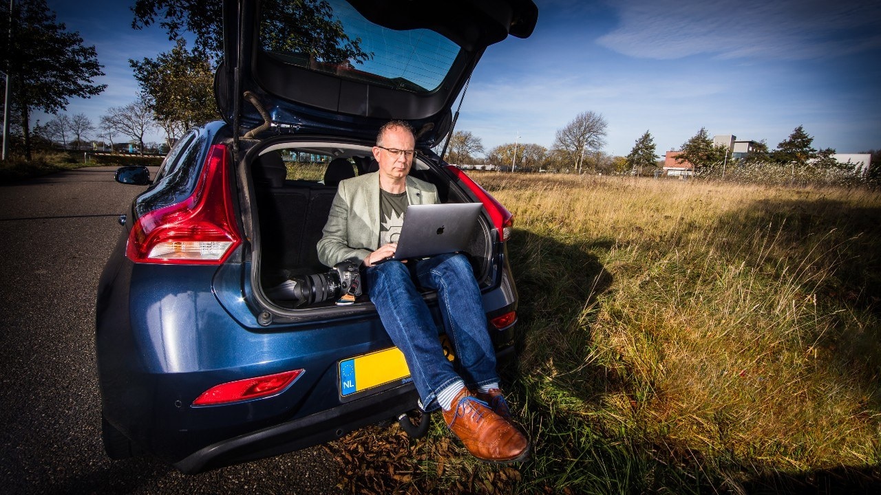 Ondernemer Mischa de Muynck van Heel Holland Fotografeert draaide in 2020 zijn meest succesvolle jaar ooit met behulp van het SOS programma. Foto: Martijn Fincke Fotografie