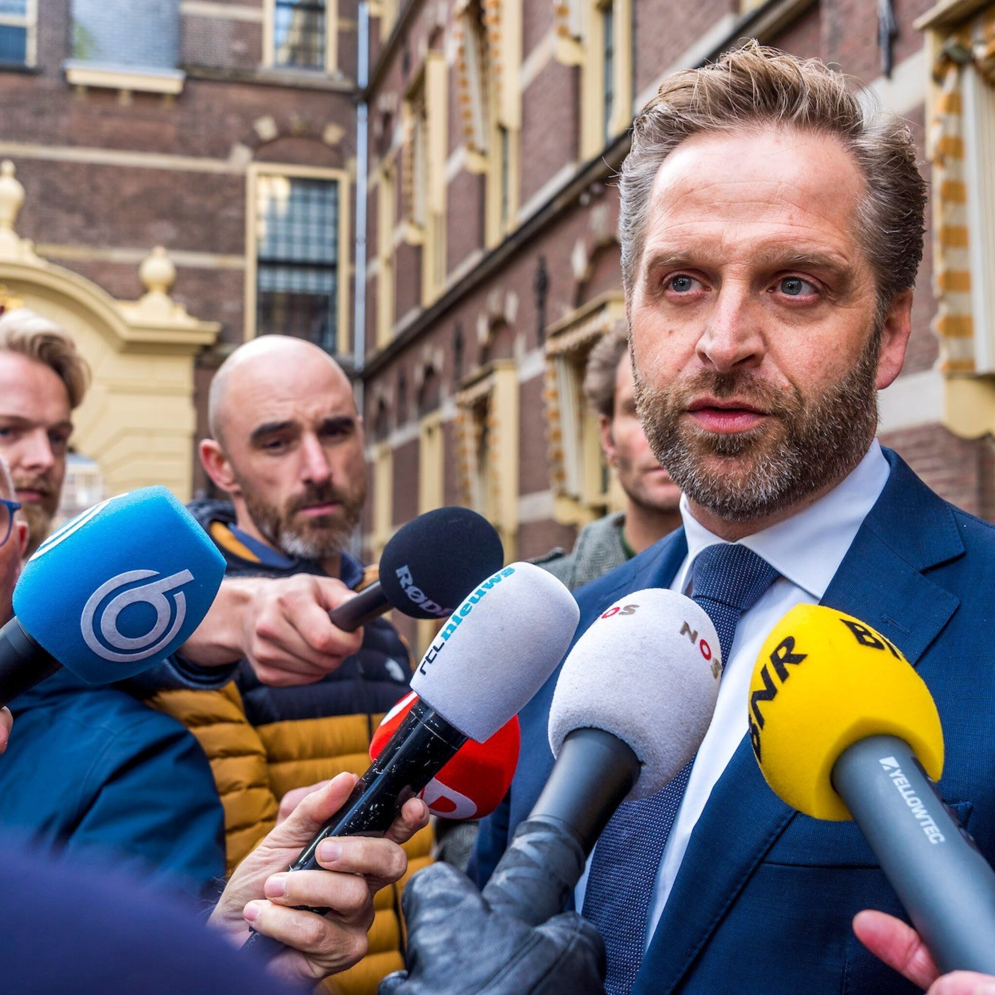 spoedoverleg kabinet omt adviseert extra coronamaatregelen