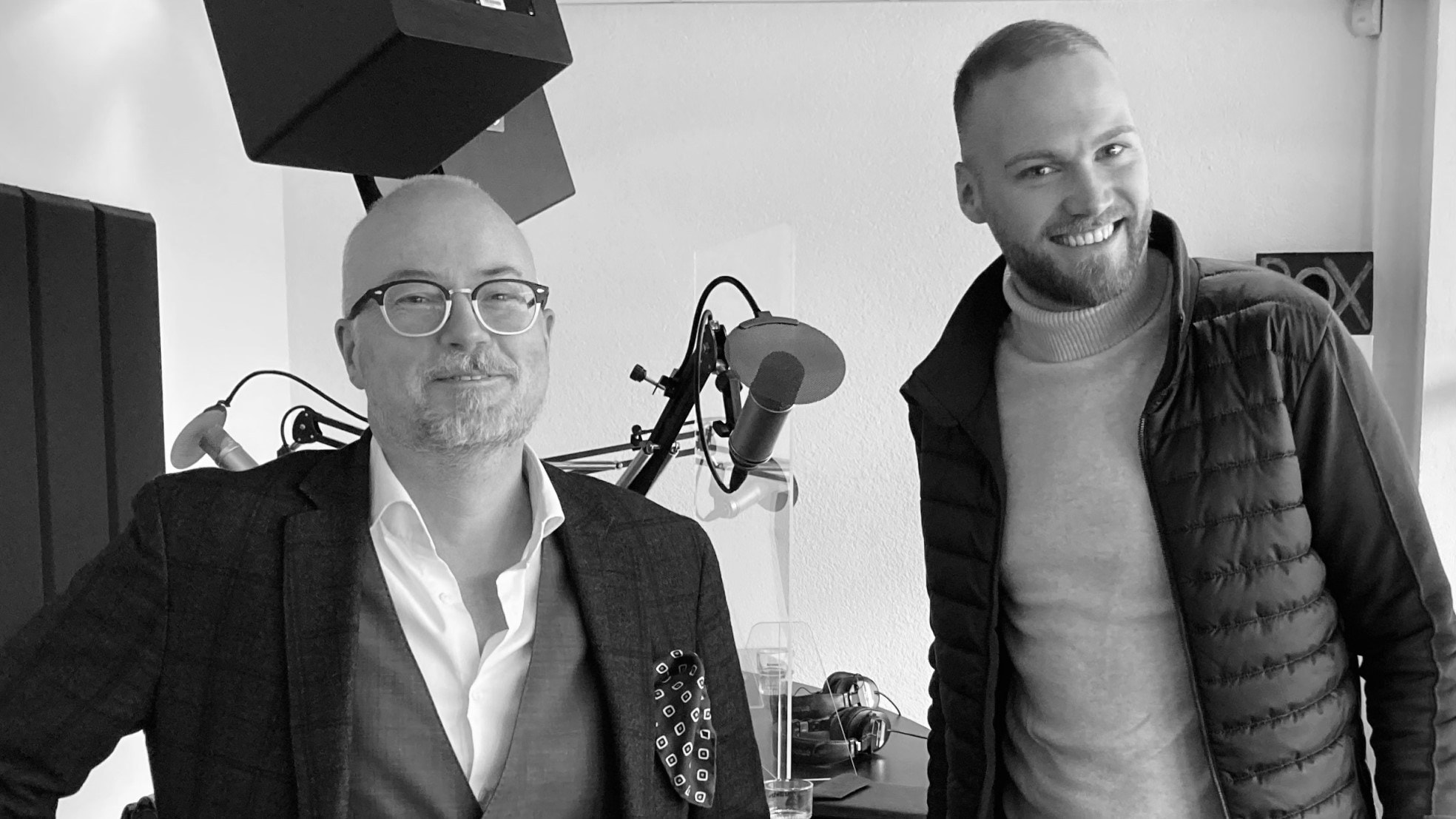 UpMention's Geerten Schollaart (rechts) met Floris Hülsmann in de studio.