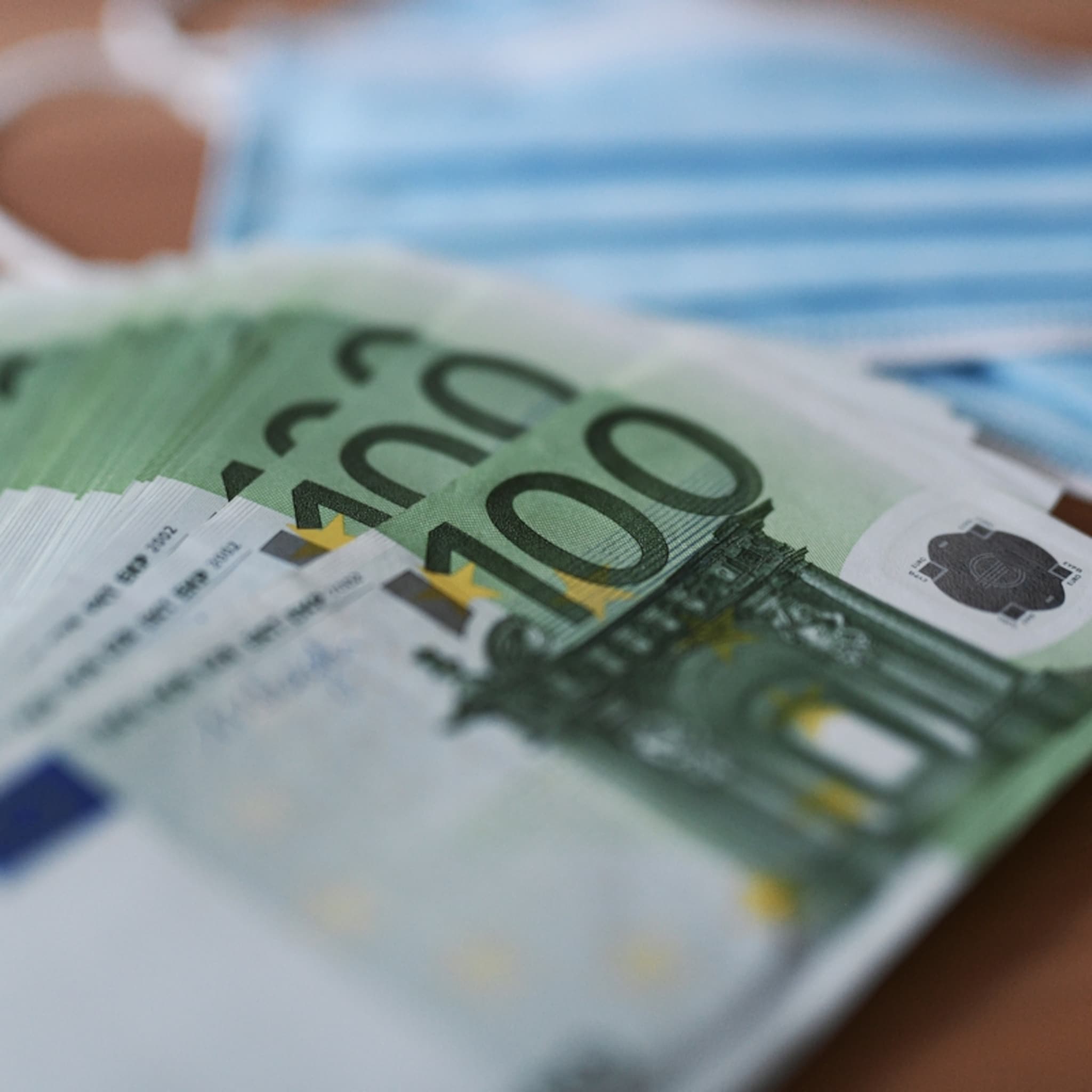 kabinet verlengt steunpakket en trekt nog eens 4 4 miljard euro uit