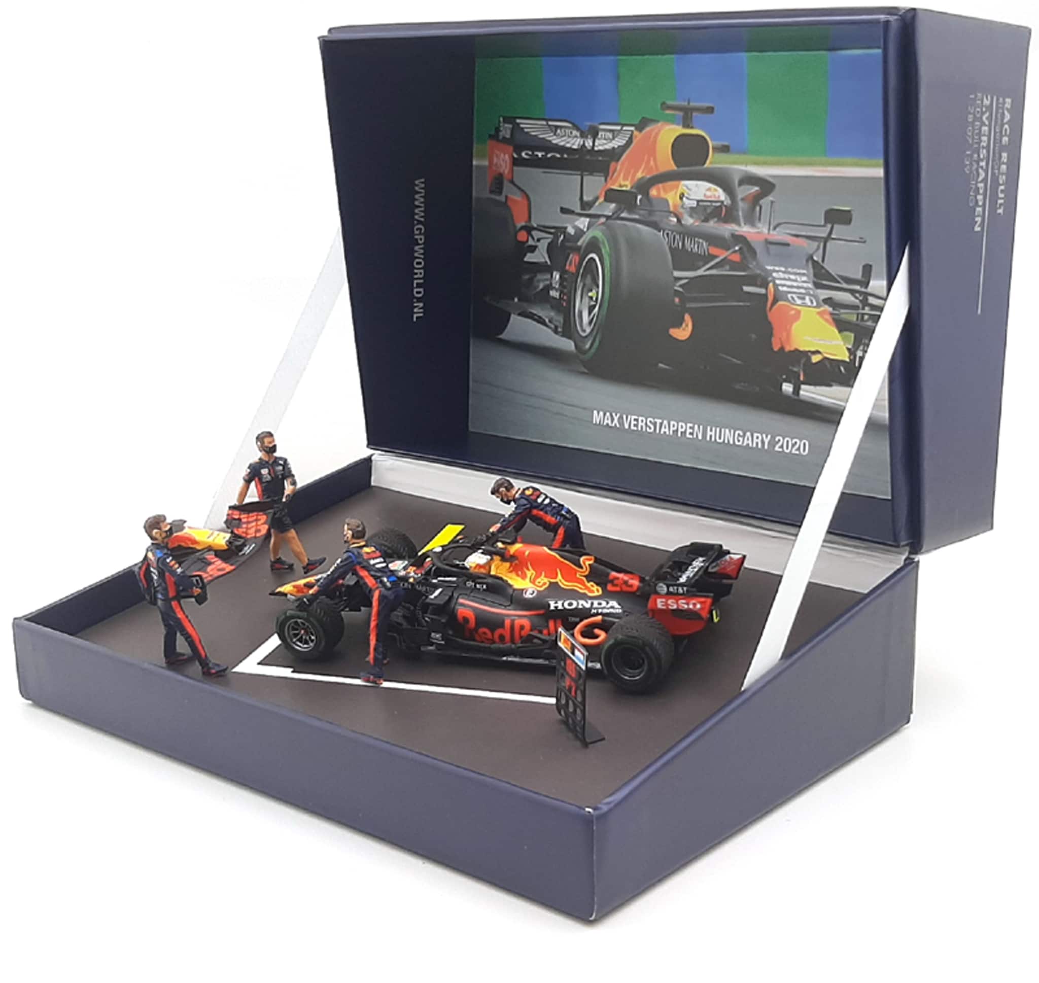 Zo verkoopt Danny de Heer van de Grand Prix de F1-schaalmodellen van Max Verstappen Foto: GPWorld