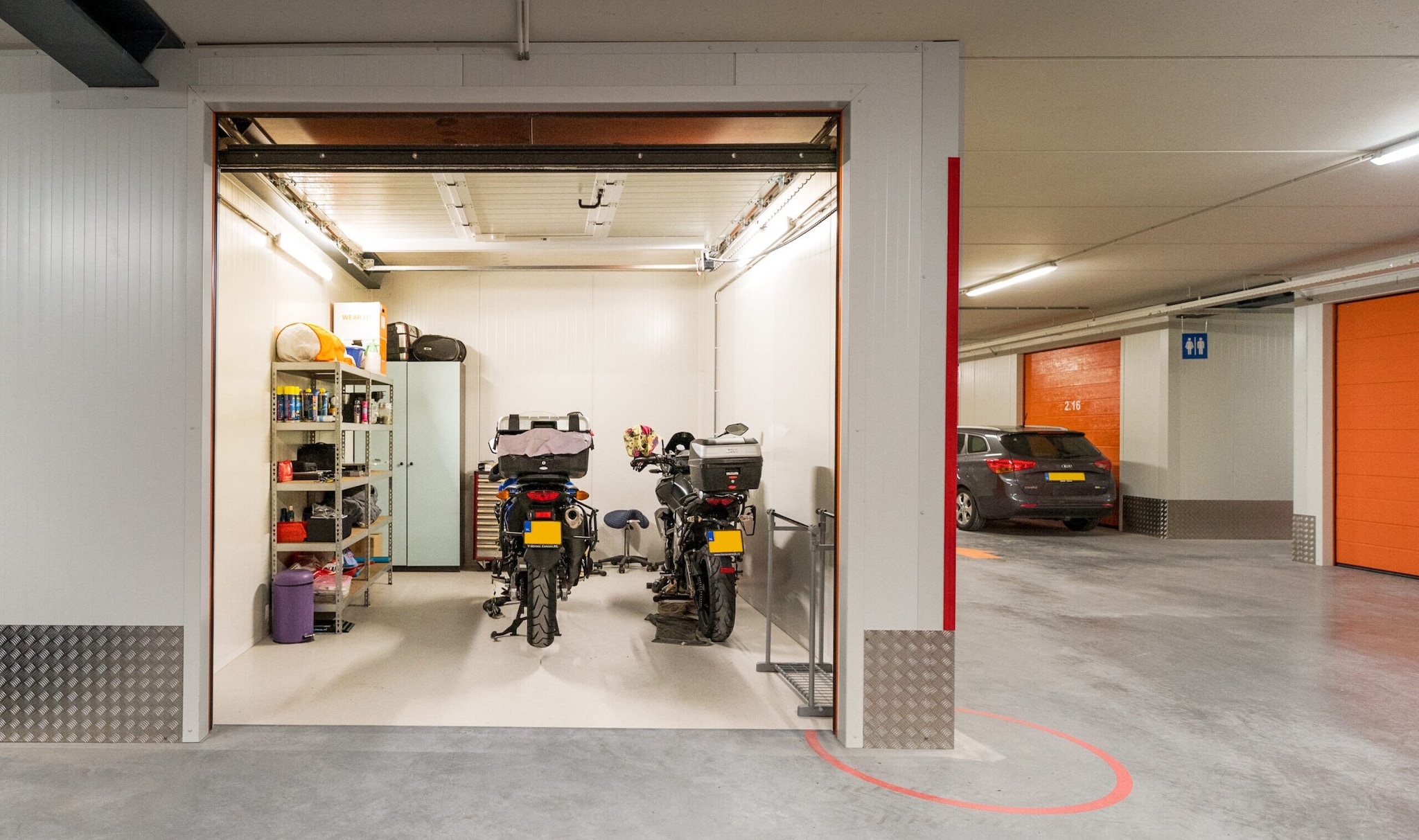 Een XLBox garagebox is een fantastische belegging. Koop 1 of meer garageboxen voor de verhuur en profiteer van een bruto rendement van maar liefst 9% op jaarbasis. Geen tijd en zin in de rompslomp? XLBox Nederland kan je volledig ontzorgen door de verhuur en het financiële en technische beheer voor je te regelen. Foto: XLBox Nederland