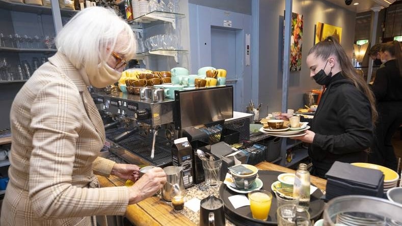 Foto ter illustratie. Horecagelegenheden dienen hun deuren om 17 uur te sluiten, zo ook Brasserie De Joffers in Amsterdam. Foto: ANP