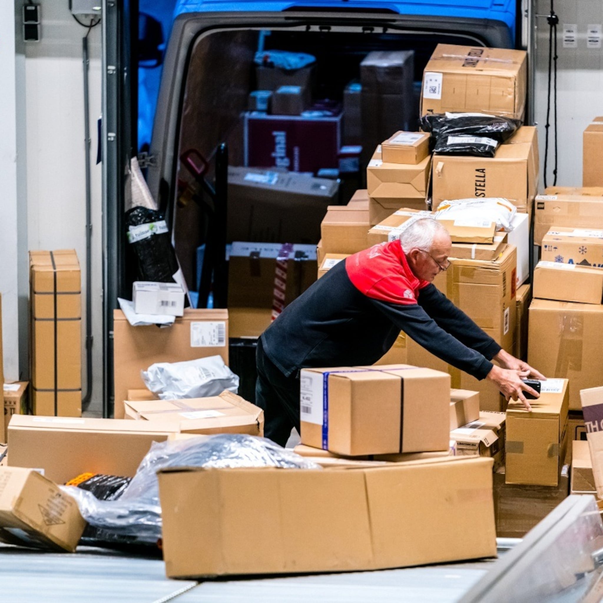 pakketdrukte door black friday en sint levert geen problemen op pakjes niet langer dan 1 5 dag onderweg