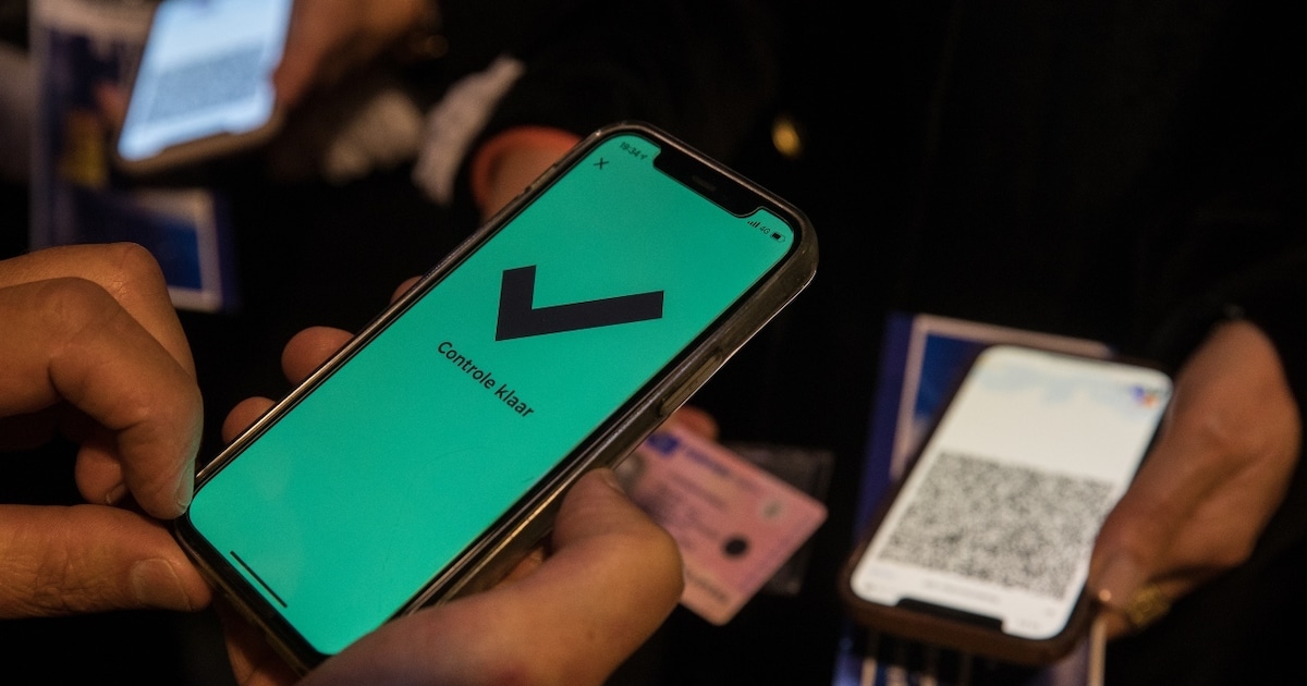 QR-code voor niet-essentiële winkels: ook Eerste Kamer stemt in