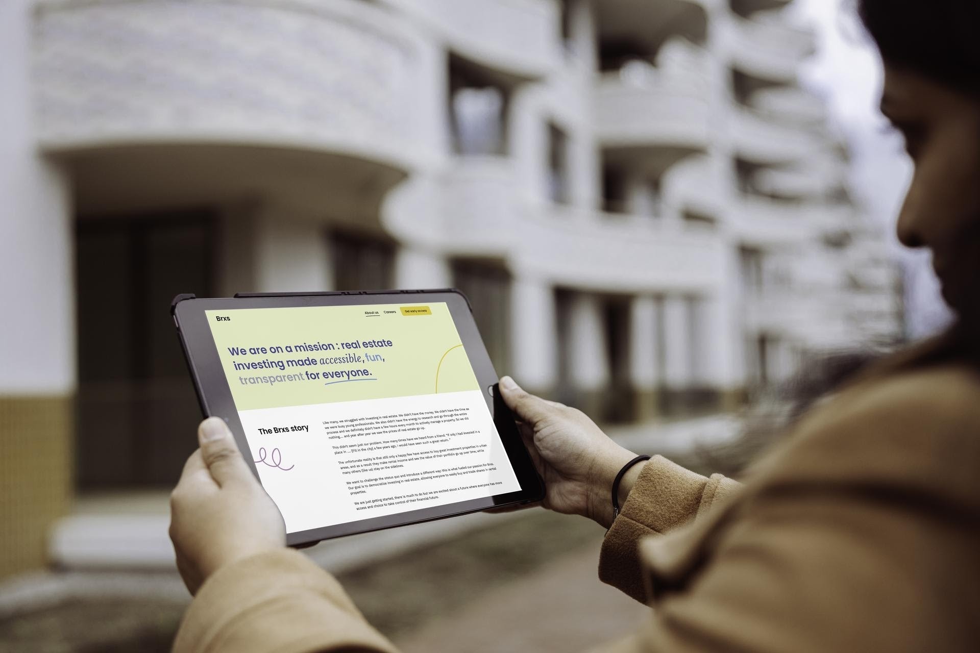 Het bedrijf Brxs selecteert woningen en koopt deze aan.