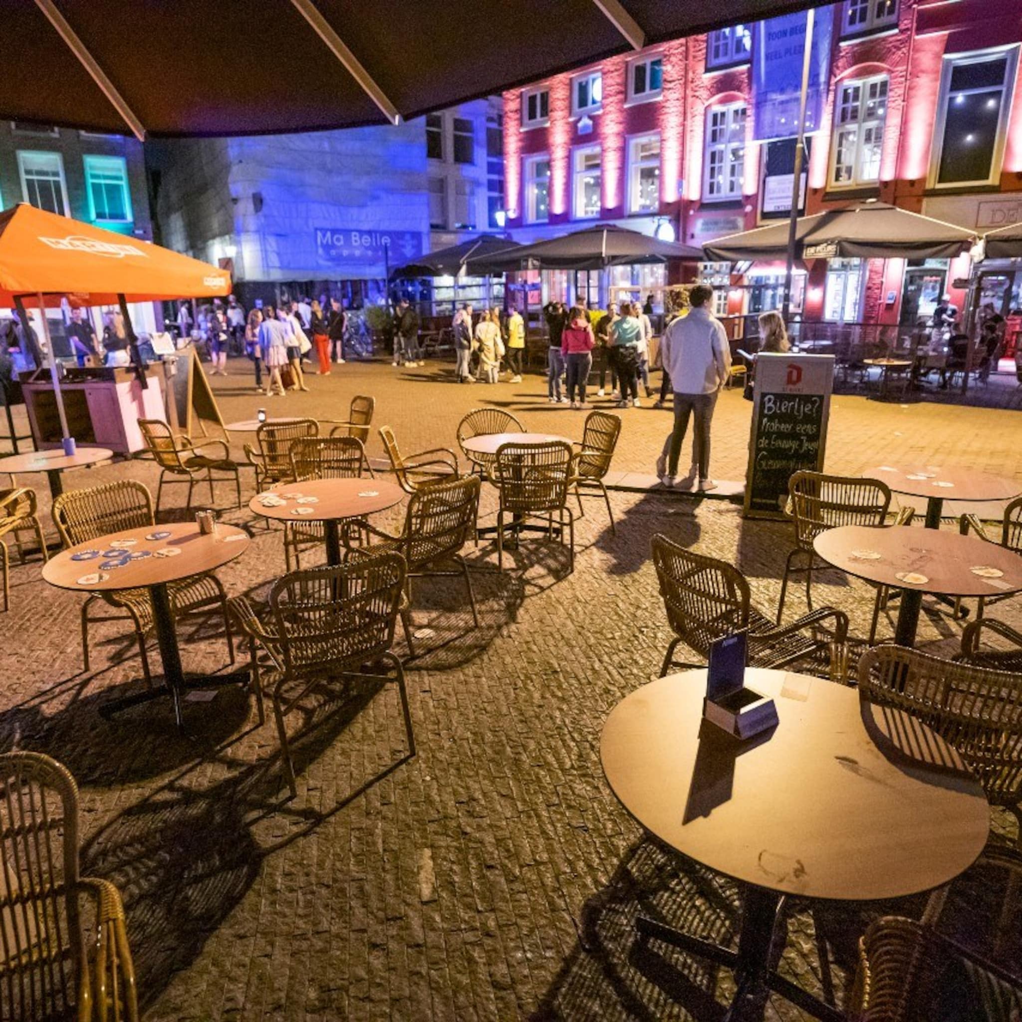 in meerdere steden sluiten horeca vanavond om 20 00 uur niet
