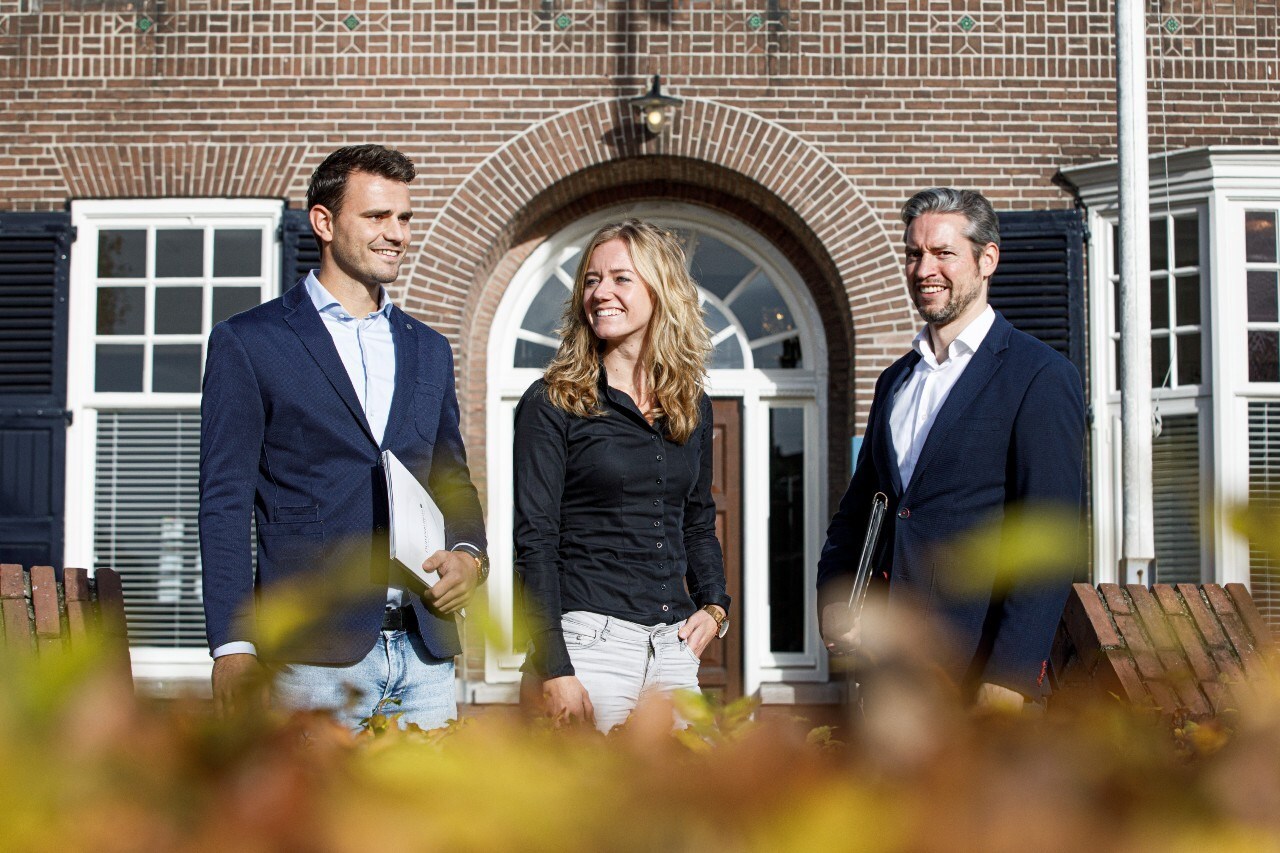 Personeelsleden van Duisenburgh: Ben Timmermans, Kyona Smits en Joris de Man. Foto’s: Loraine Bodewes
