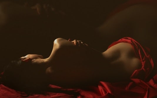 Ook escortbureaus kampen met nijpend personeelstekort. Foto: Yantra.