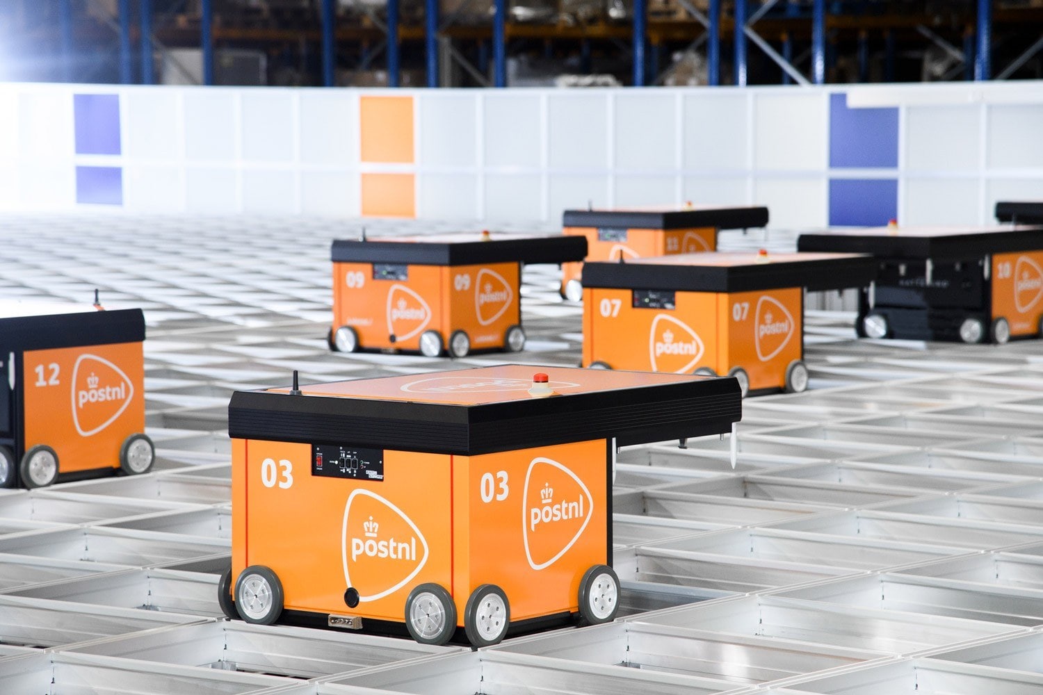 Het nieuwe PostNL fulfilmentcenter met het gerobotiseerde AutoStore-systeem. Foto: PostNL