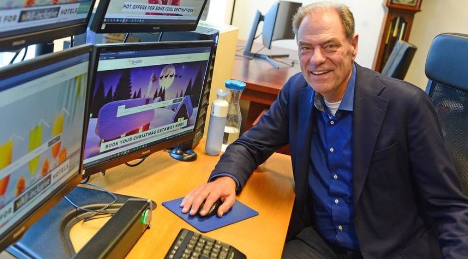 Paul Bekhuis is al vijf jaar bezig met het ontwikkelen van een boekingssite zoals Booking.com. Foto: Tubantia/Annina Romita.