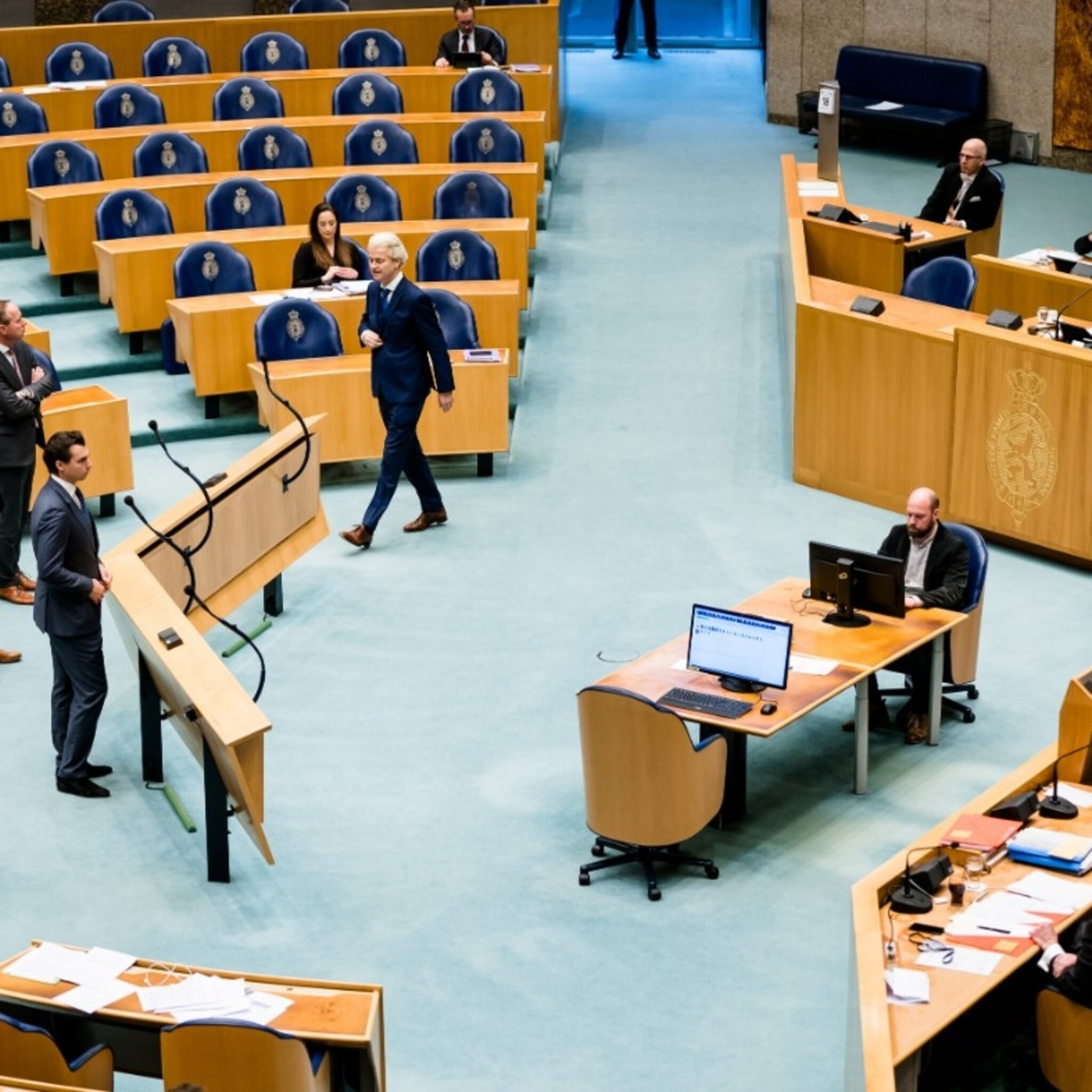 oppositie kraakt aanscherping coronamaatregelen