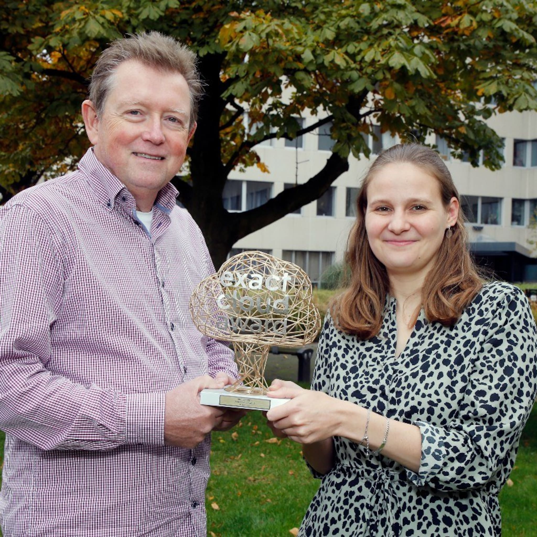 exact cloud award winnaar a kantoor verkoopt aandacht geen tijd