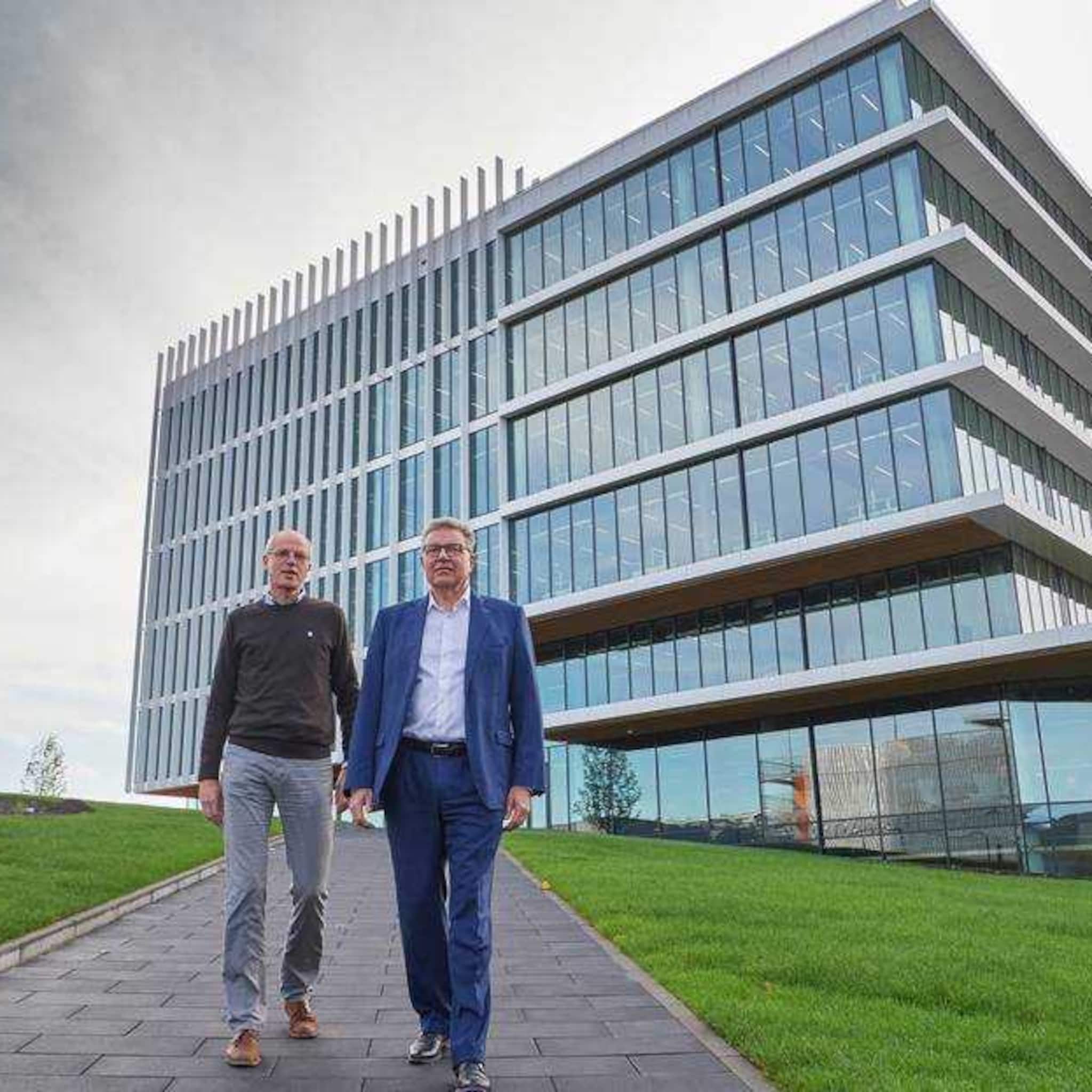 omzet 2 miljard nieuw gebouw markeert groei vanderlande