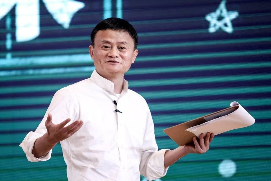 Alibaba oprichter Jack Ma heeft plannen voor de ontwikkeling van grootschalige glastuinbouw en bezocht daarom het Westland. Foto: Getty Images