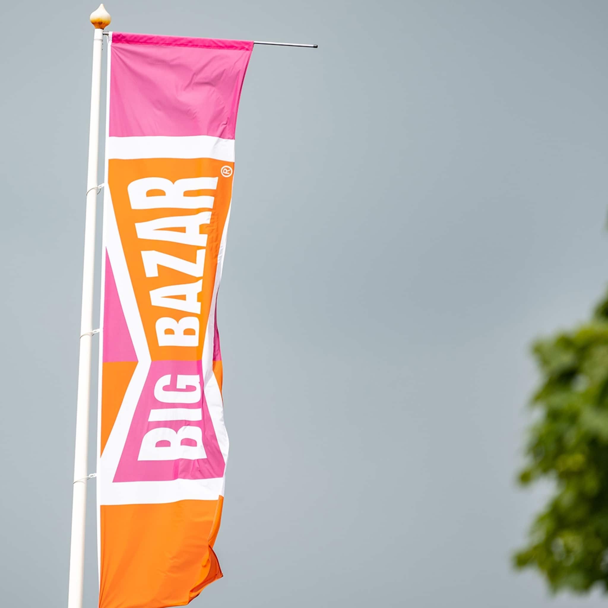 moederbedrijf blokker verkoopt big bazar aan nieuw opgerichte bb retail