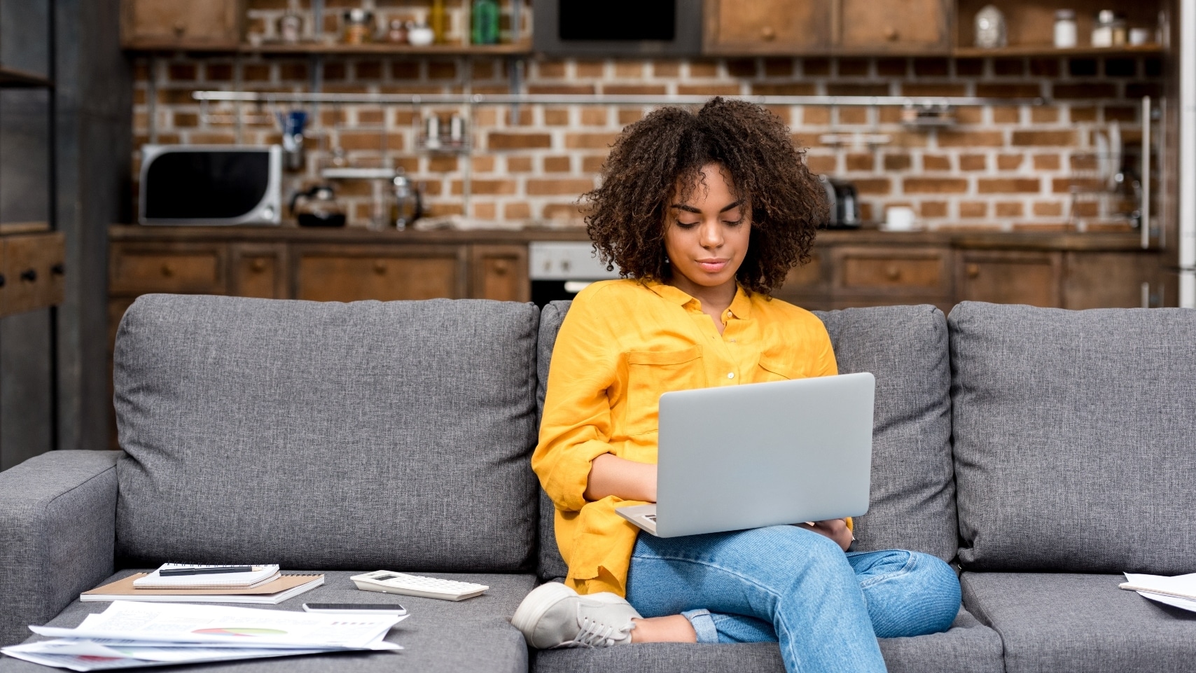 Met het versoepelen van de coronamaatregelen piept en kraakt de definitie van hoe een ‘normale werkweek’ eruit zou moeten zien. Foto: Shutterstock