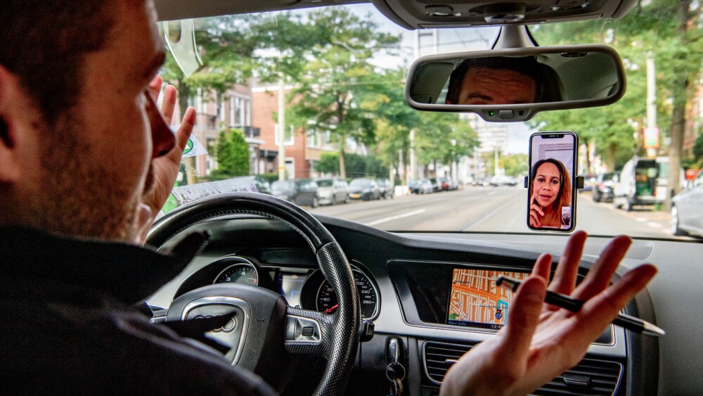 Interpolis vreest een hausse aan Zoom-ongelukken nu we weer vaker naar kantoor rijden. Foto: Robin Utrecht