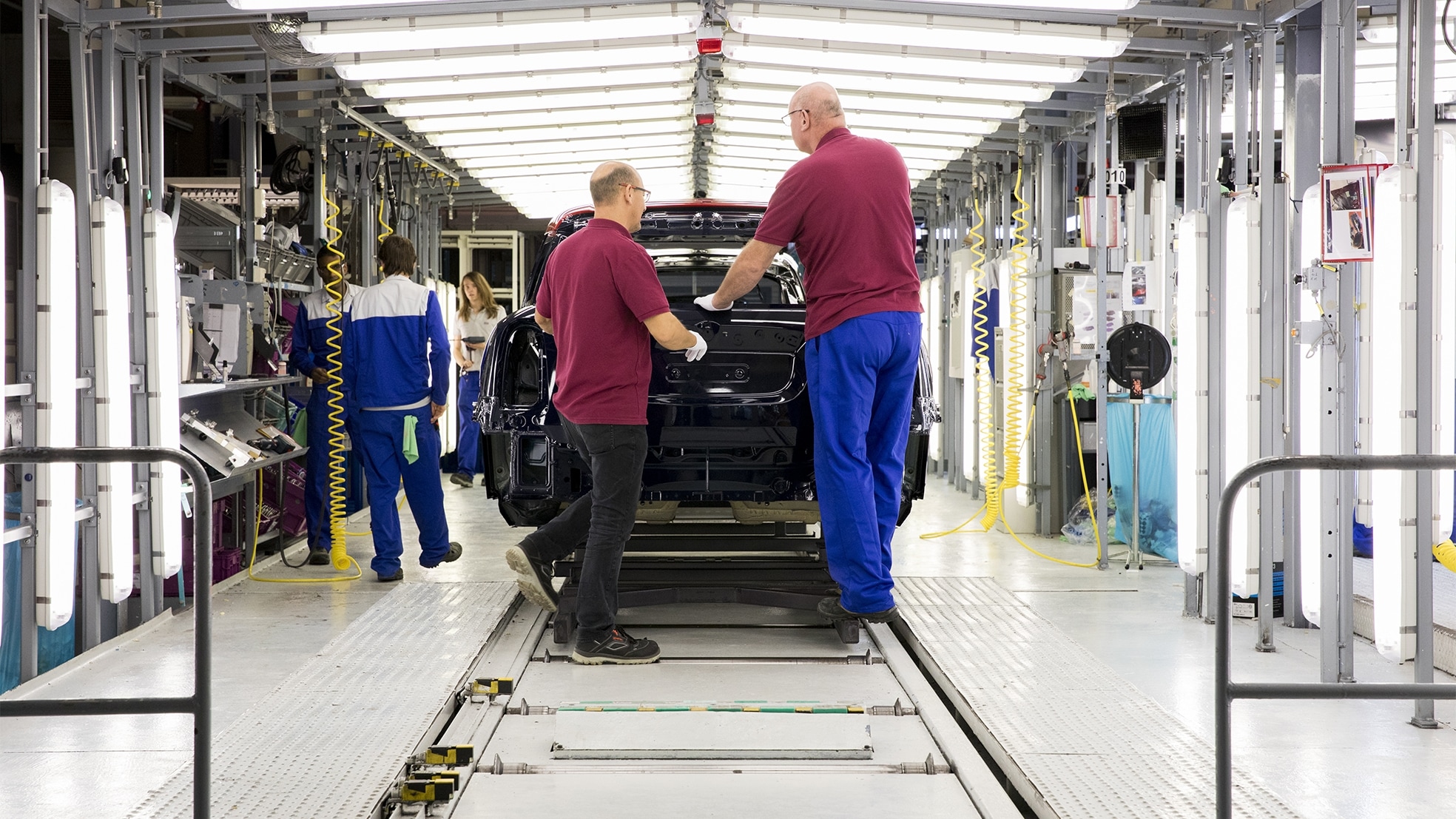 cyberaanval treft industrieconcern vdl autofabriek hele dag plat