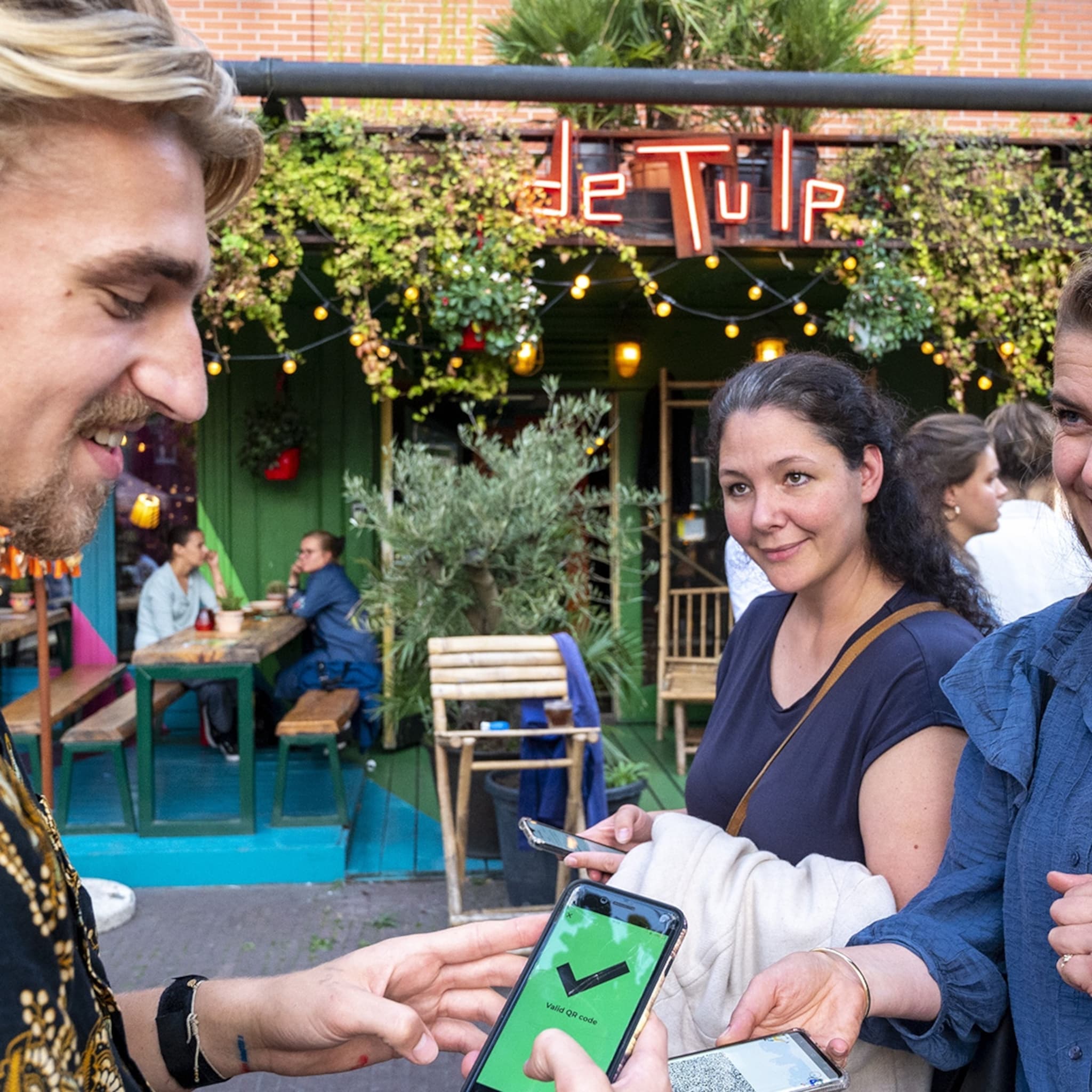 coronapas mag blijven testen voor toegang heeft legitiem doel volgens rechtbank