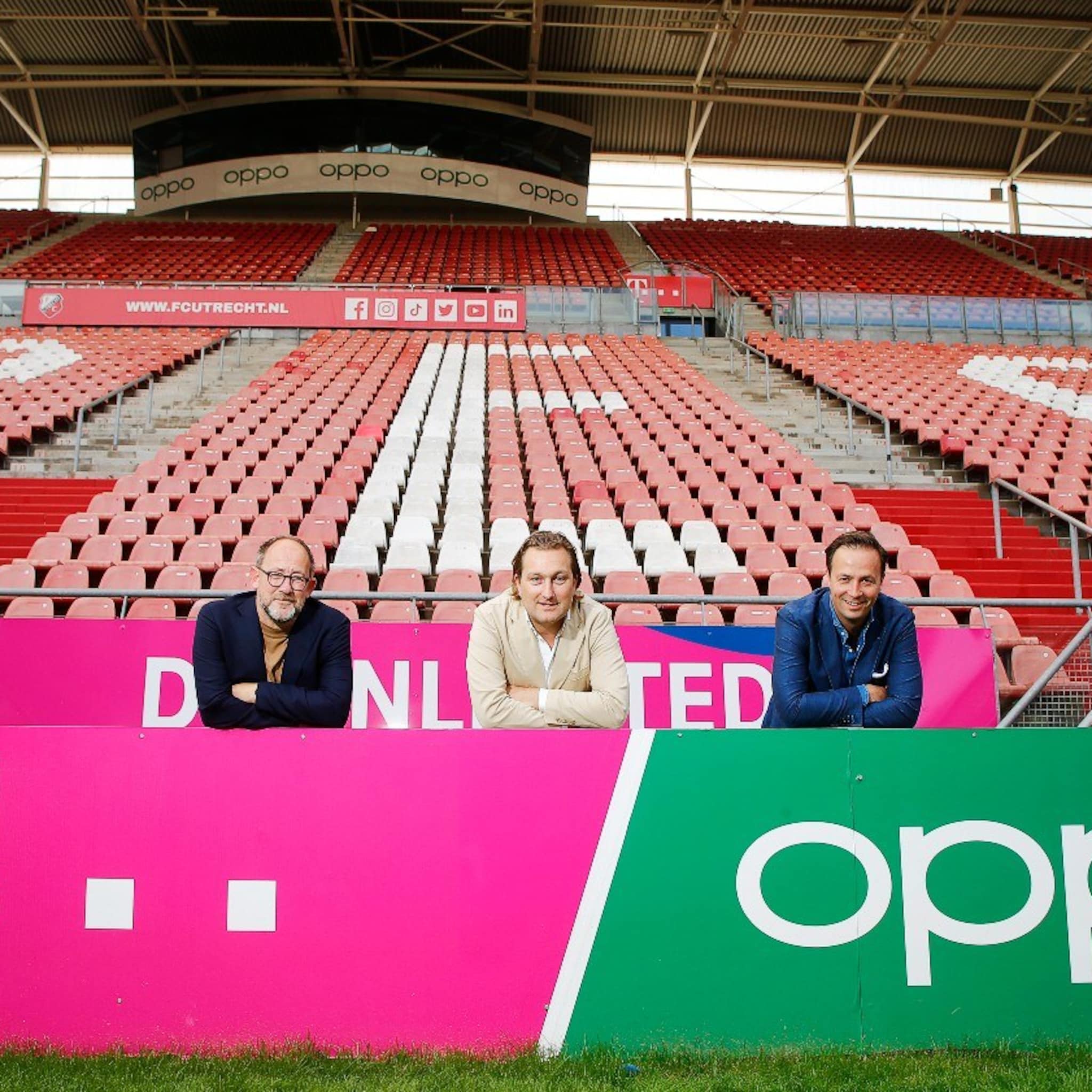 fc utrecht oppo en t mobile delen passie voor fans en klanten