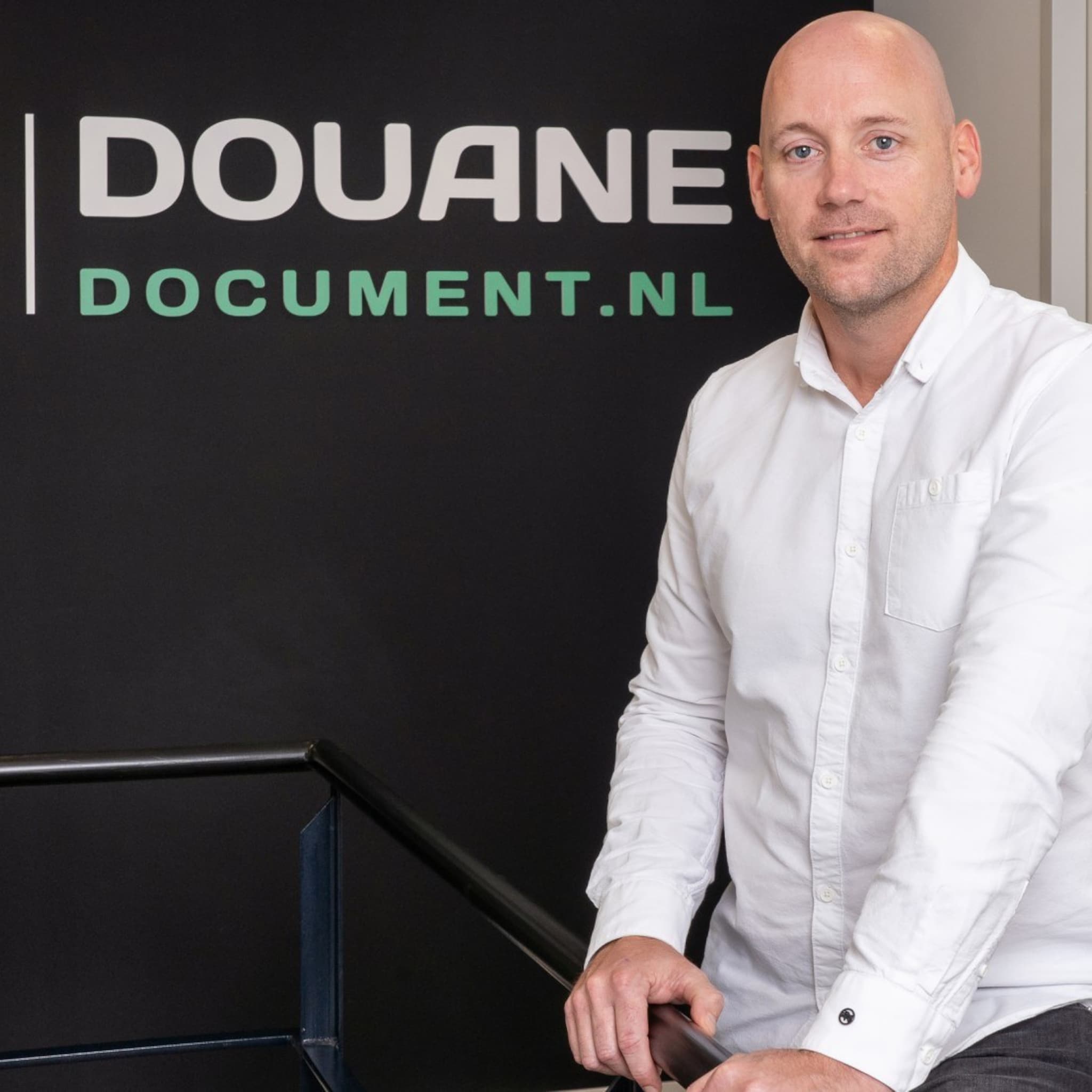 ondernemer helpt collega s bij aanvraag geautomatiseerde douanedocumenten