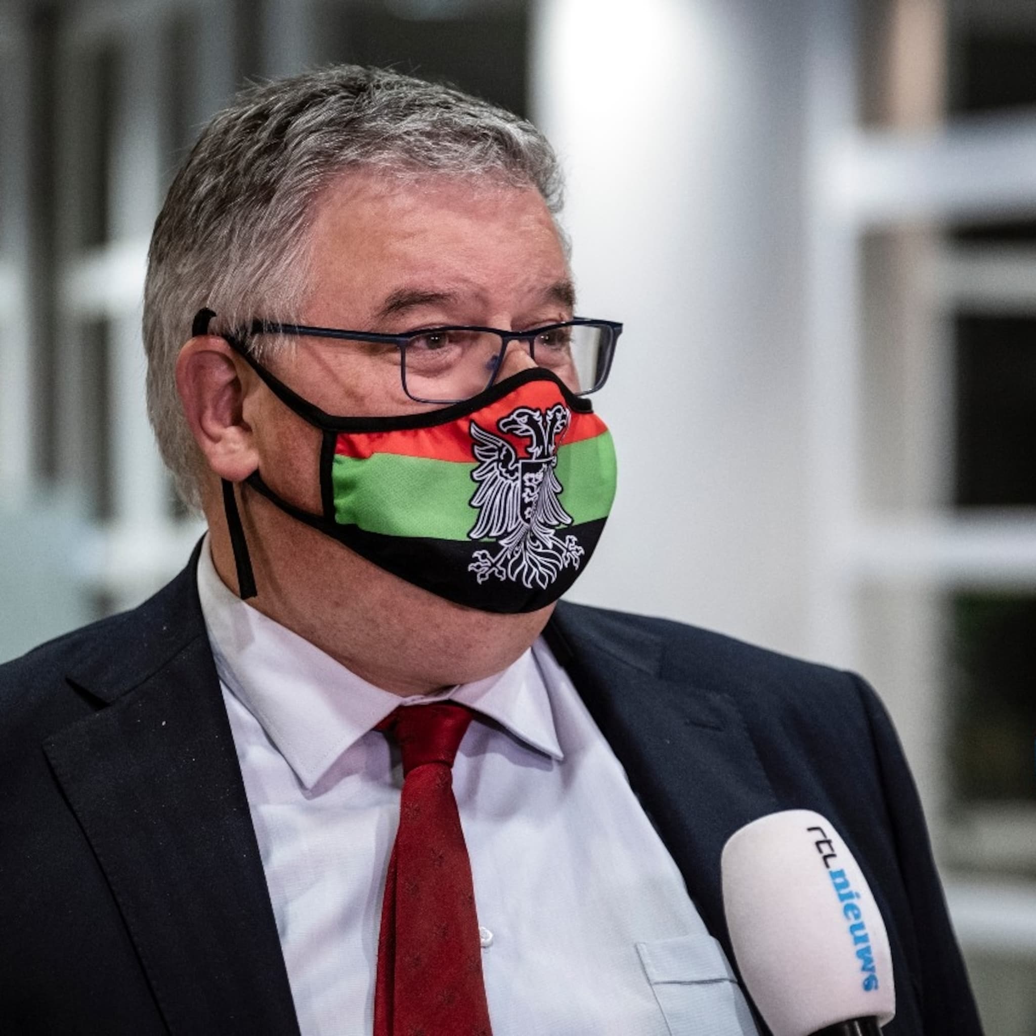 woede na keiharde woorden burgemeester bruls over nijmeegse horeca ondernemer khalid oubaha